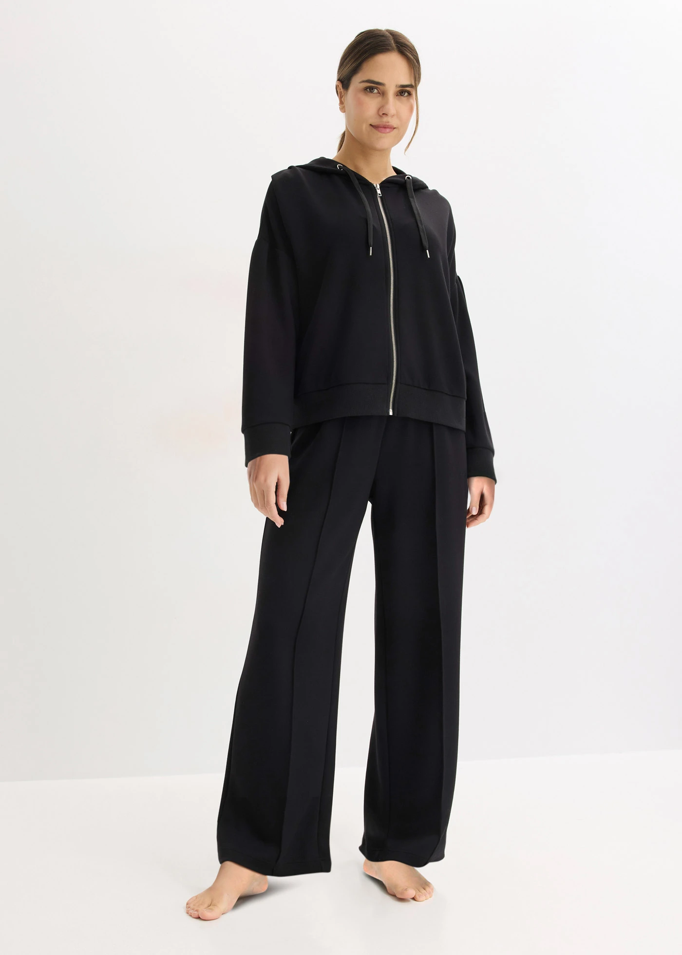 Huispak van scuba met korte top • zwart • bonprix online shop