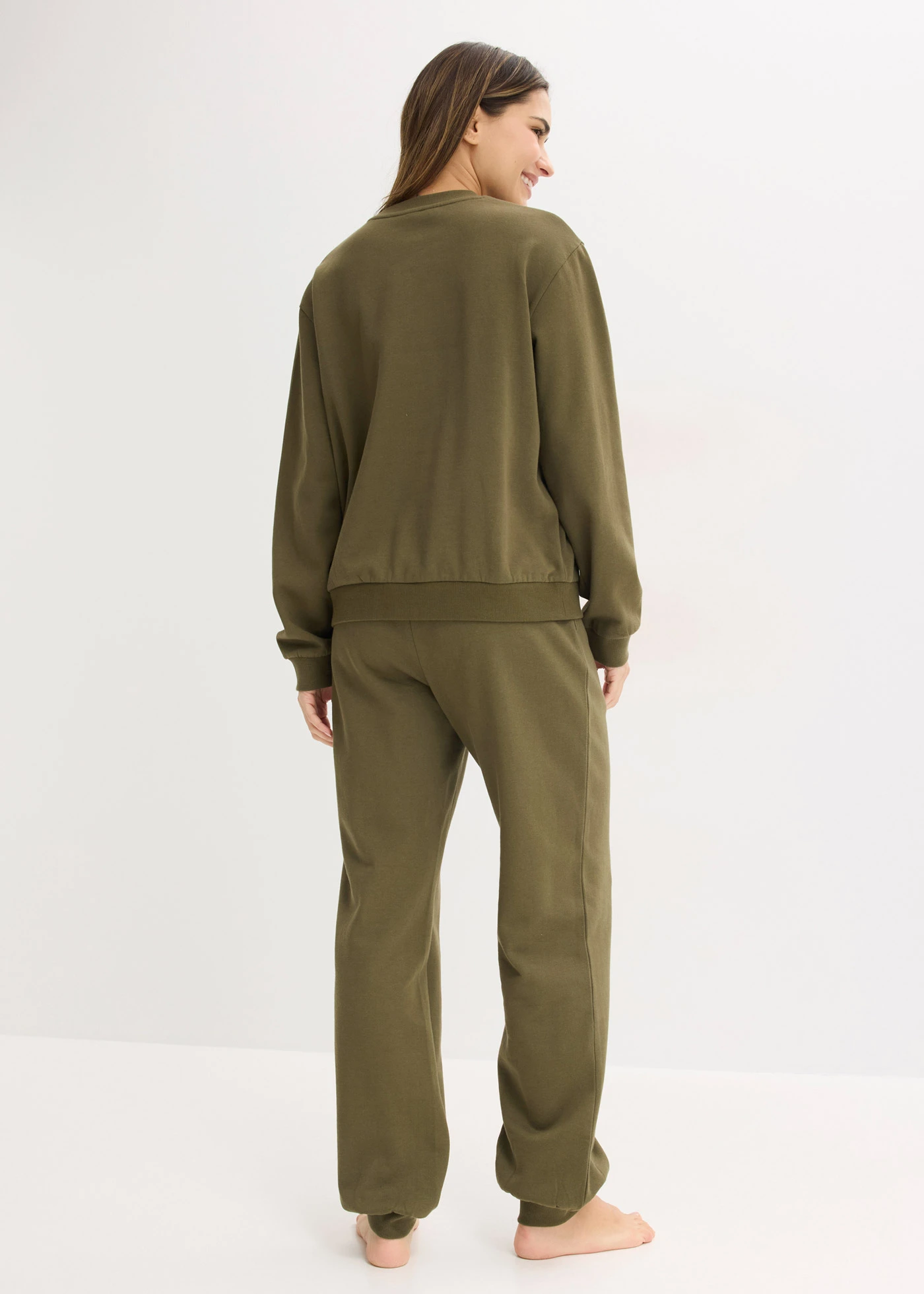 Costum de casă casual • oliv închis • magazin bonprix