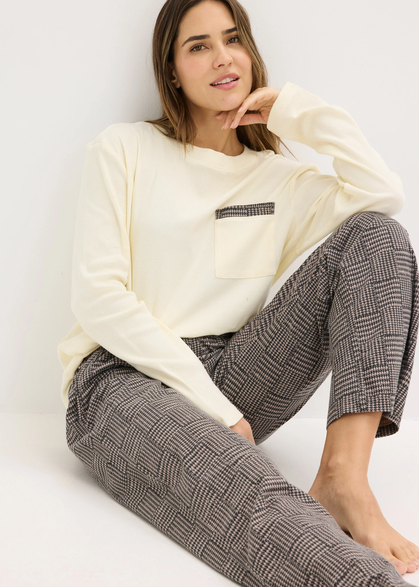 Pyjama van zacht katoen • ecru-zwart geruit • bonprix online shop