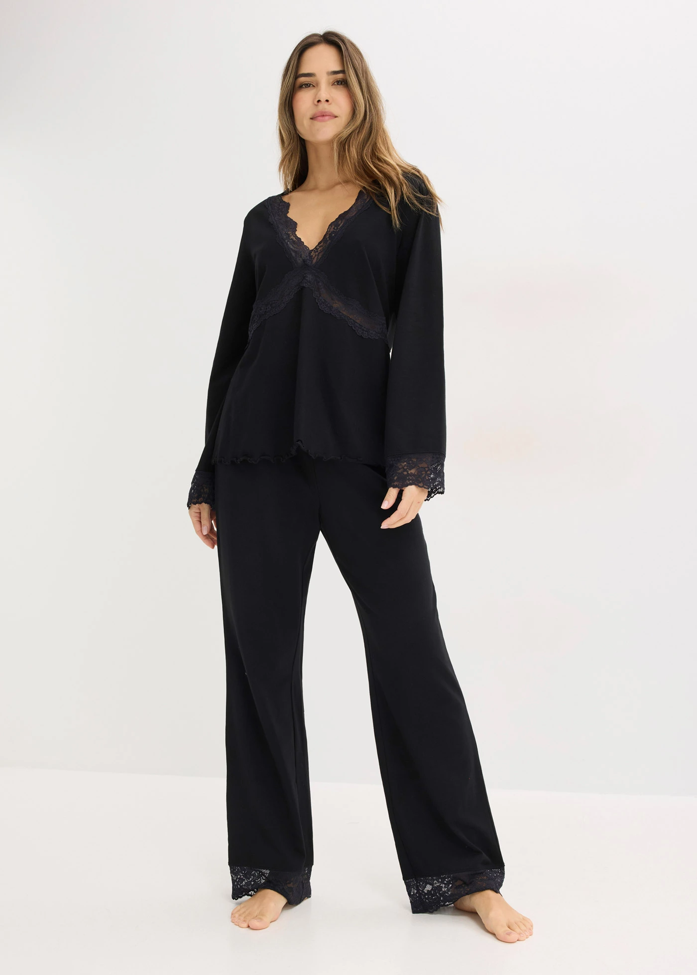 Pijama cu garnitură din dantelă • negru • magazin bonprix