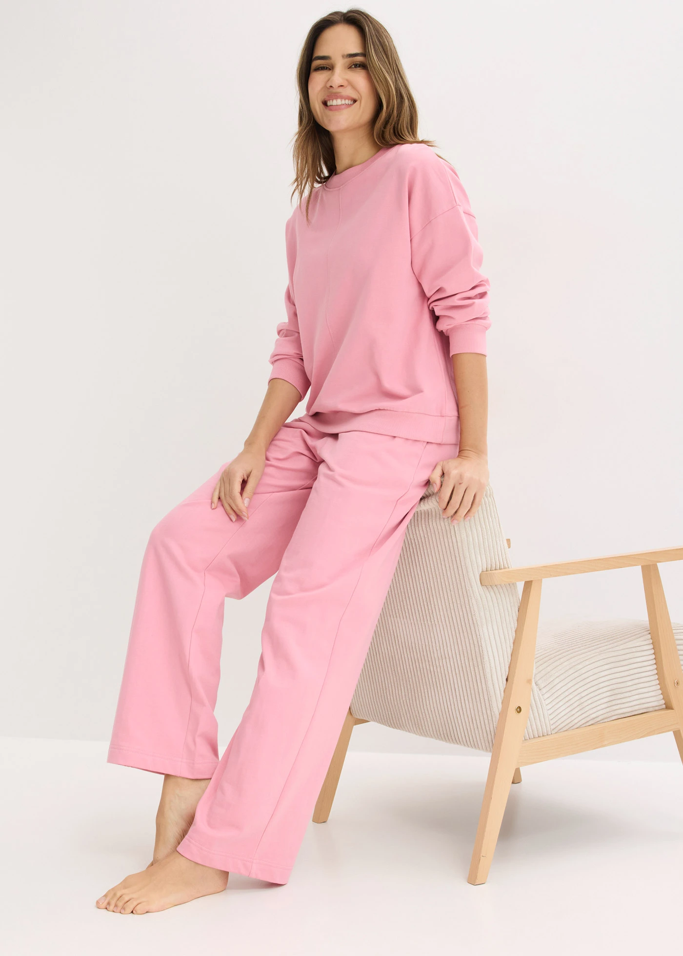 Costum de casă casual cu bluză mai scurtă • violet-orhidee fumuriu • magazin bonprix