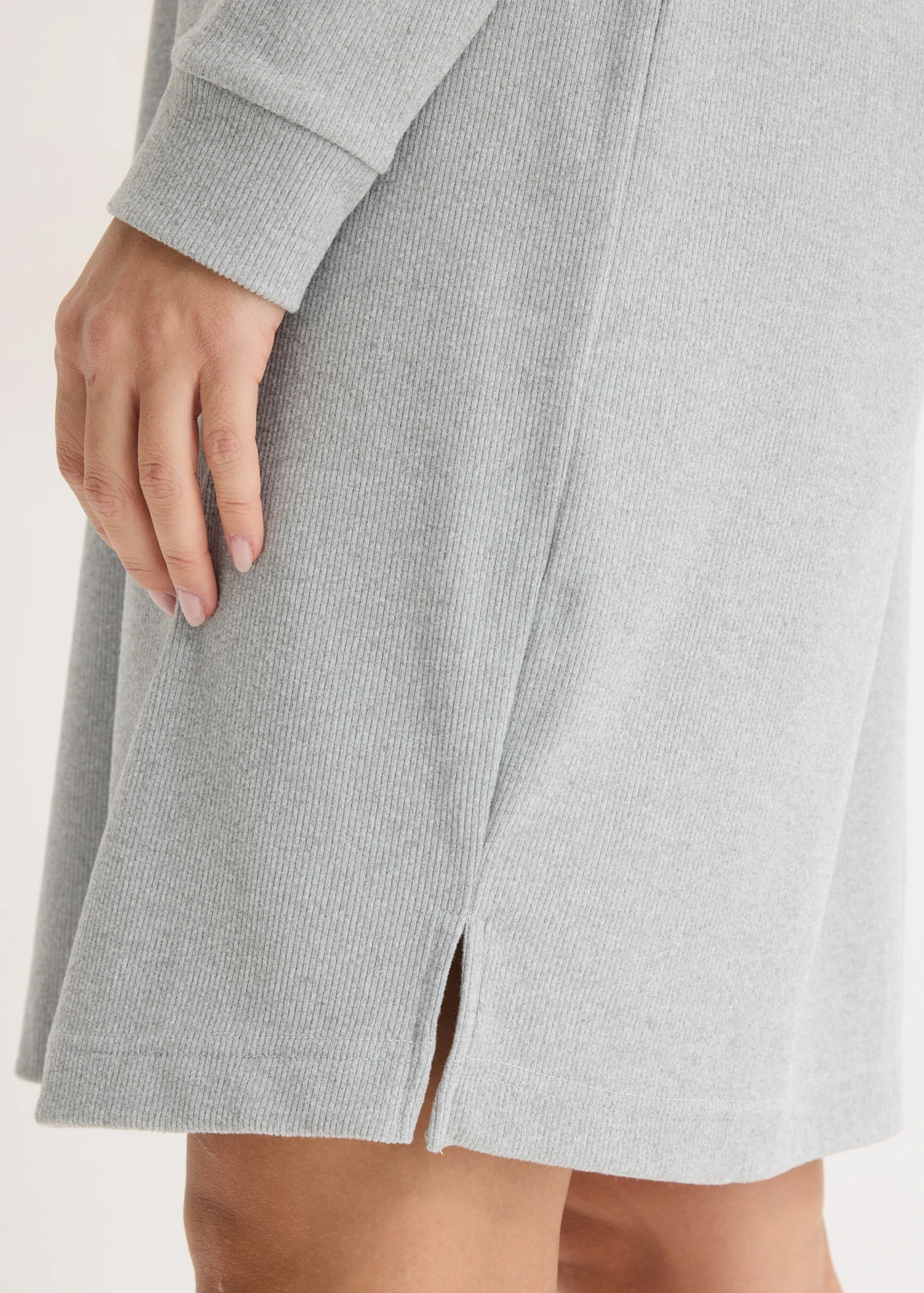 Rochie de casă din material moale, ripsat • gri melanj • magazin bonprix