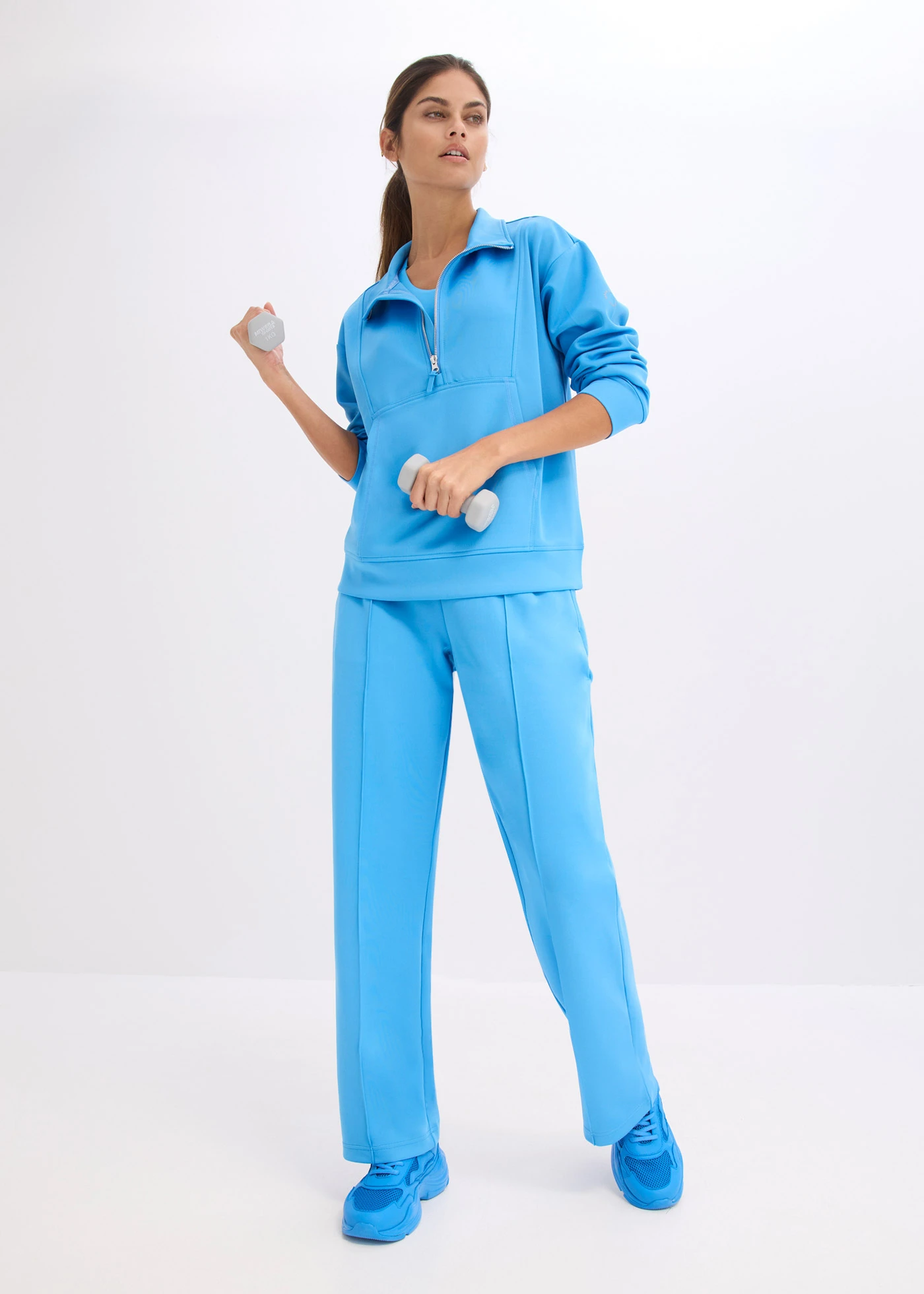 Kurtka sportowa ze stójką • niebieski brylantowy • sklep bonprix