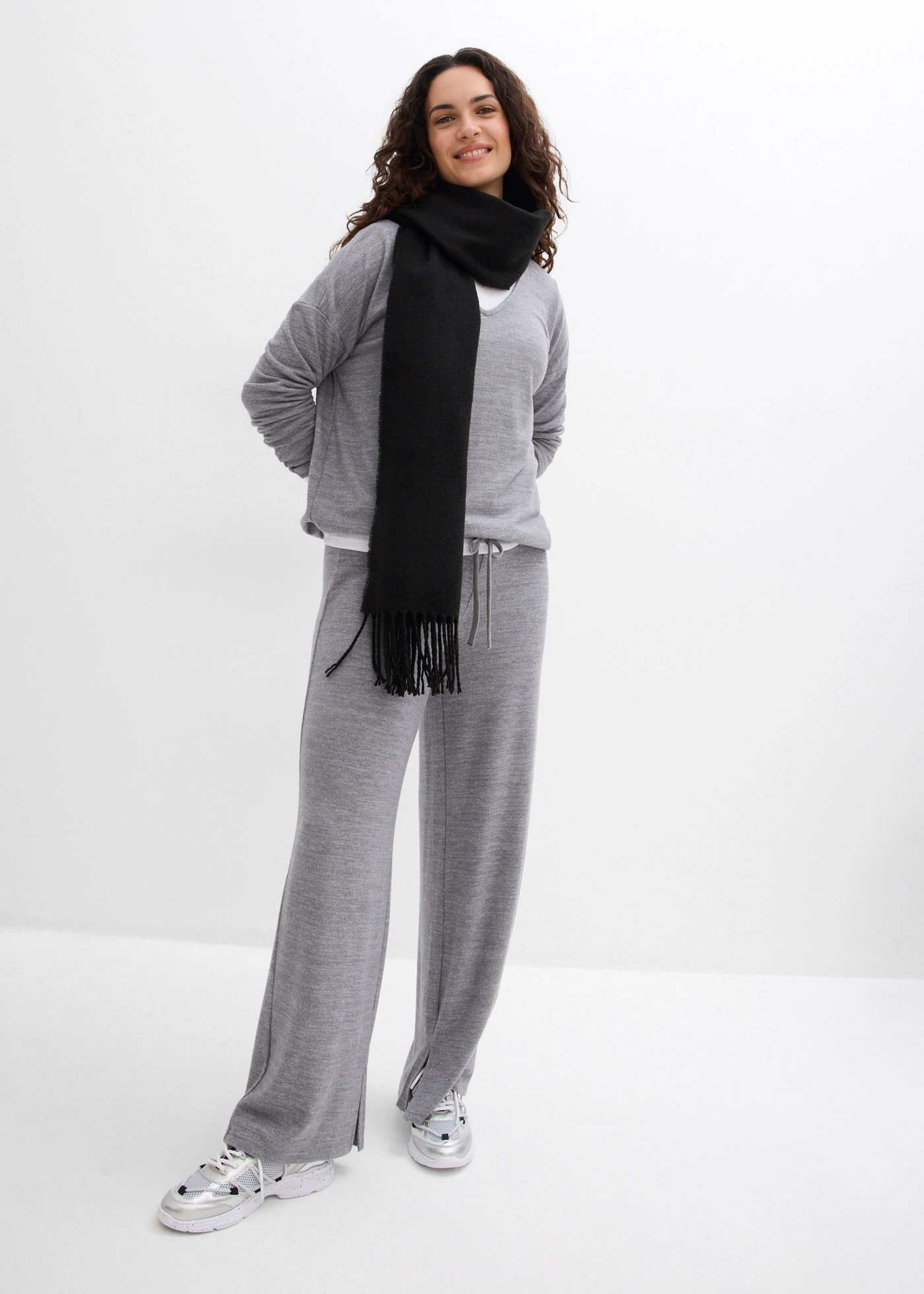 Pantaloni din jerse cu aspect tricotat • gri melanj melanj • magazin bonprix