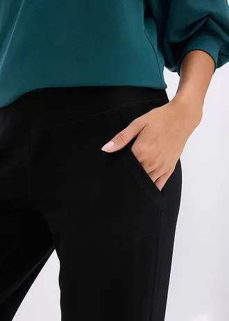 Pantaloni sport cu buzunare, cu uscare rapidă • negru • magazin bonprix
