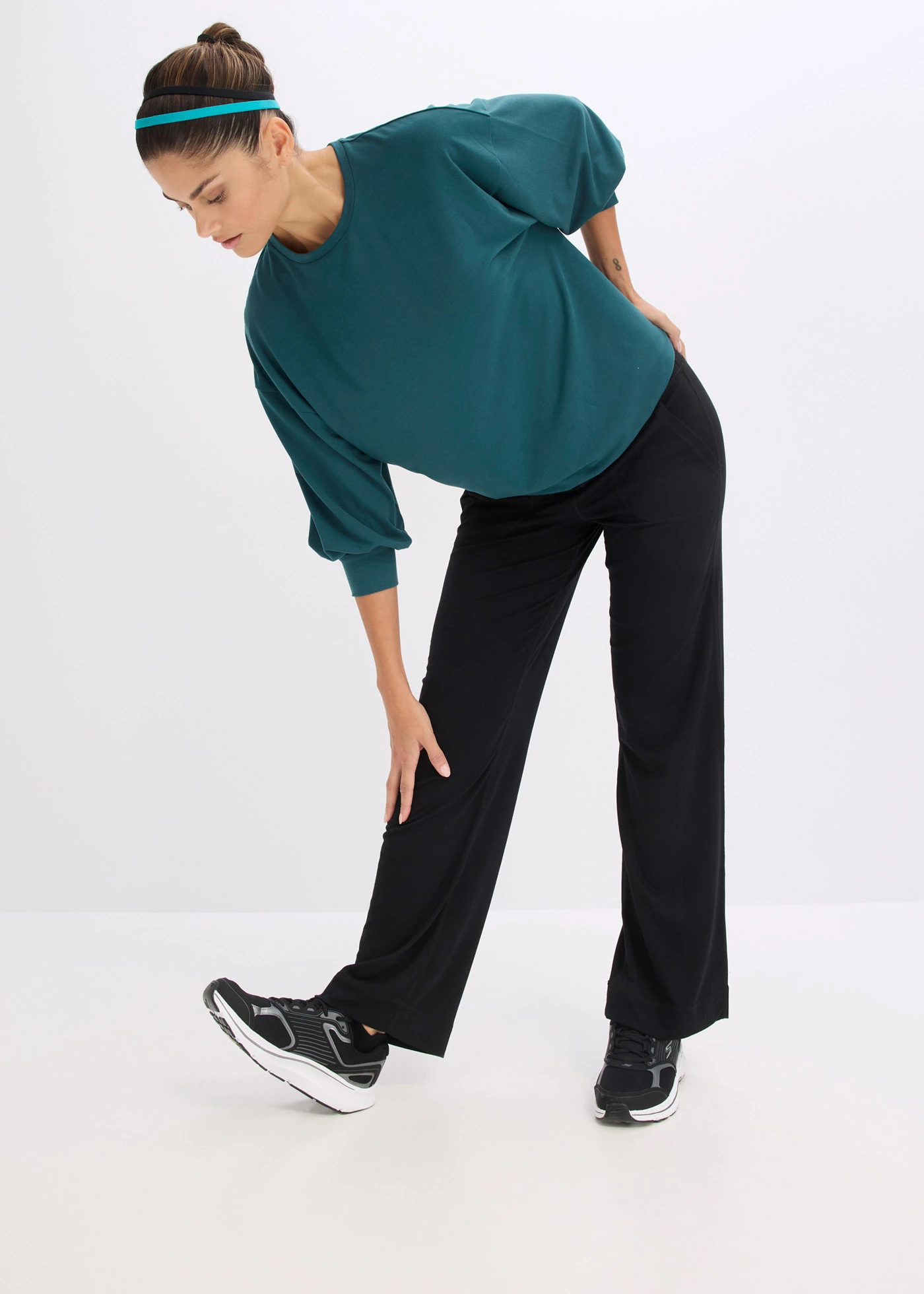 Pantalon de sport à poches latérales, séchage rapide • noir • Boutique bonprix