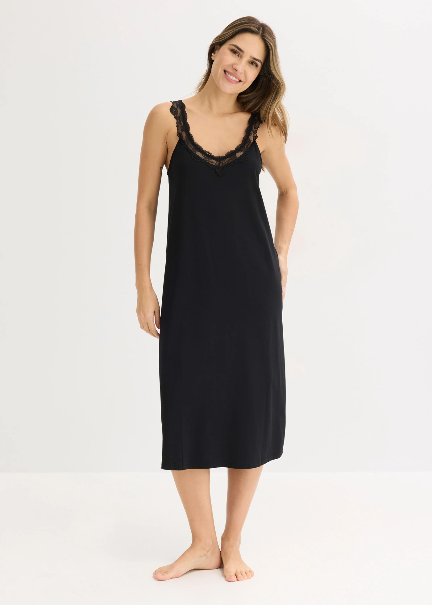 Nachthemd met kant • zwart • bonprix online shop