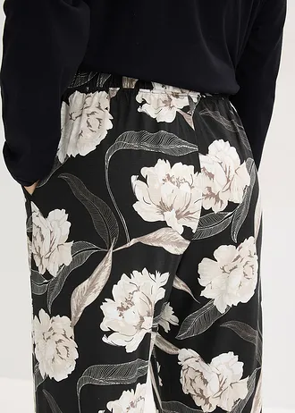 Pijama cu viscoză, pantaloni largi • negru înflorat • magazin bonprix
