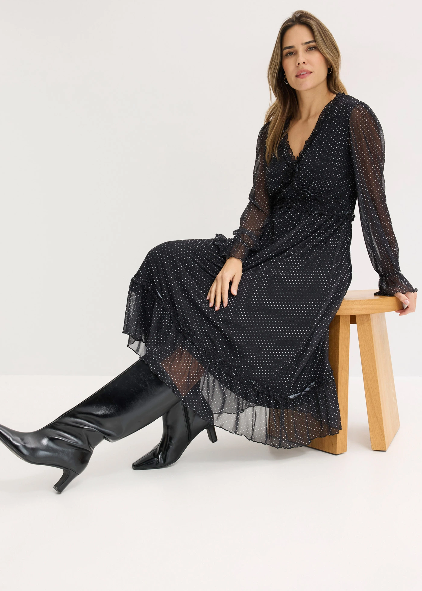 Robe midi en mesh • noir pois blanc • Boutique bonprix