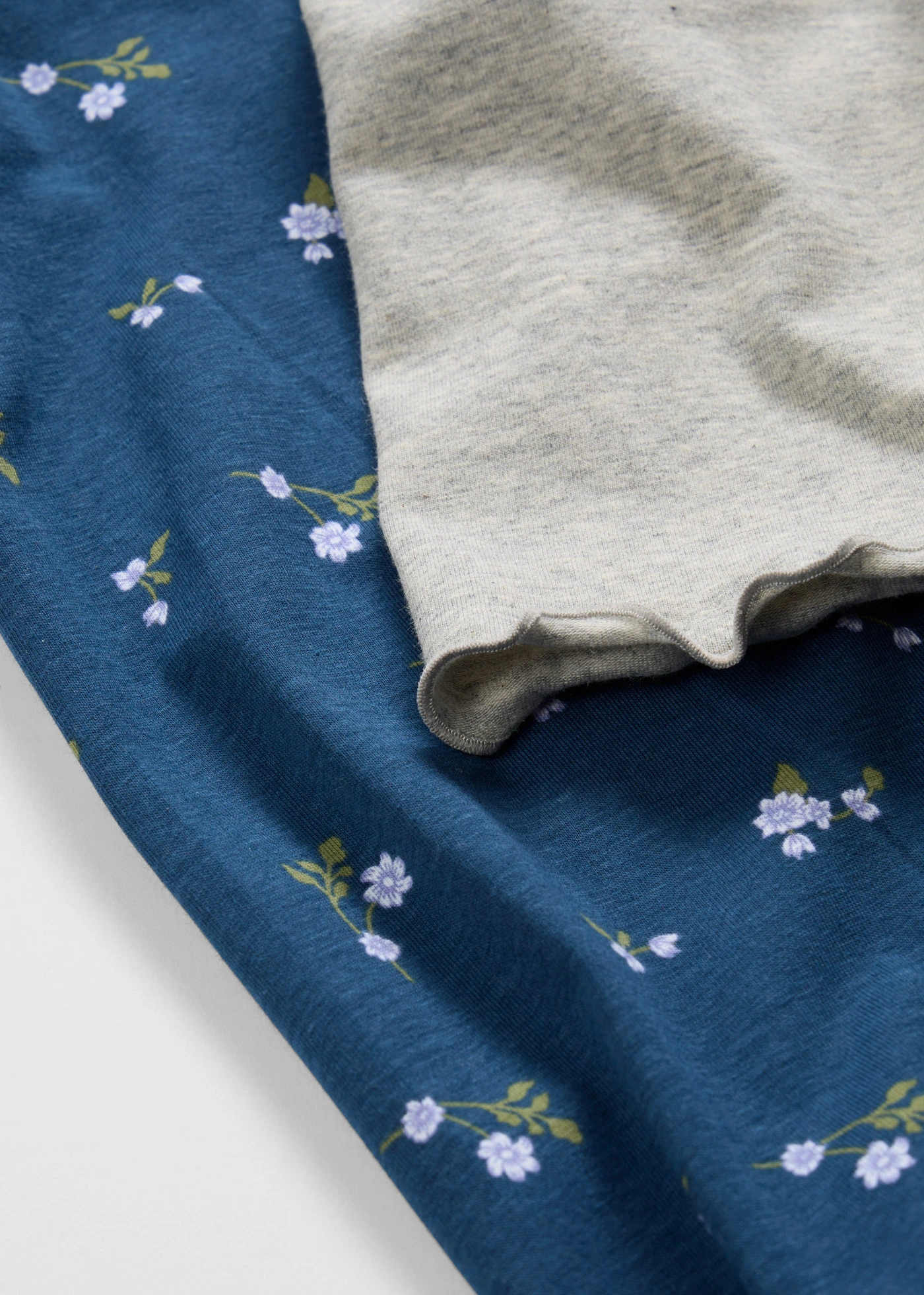 Pyjama met zacht katoen • lichtgrijs gemêleerd+indigo gebloemd • bonprix online shop