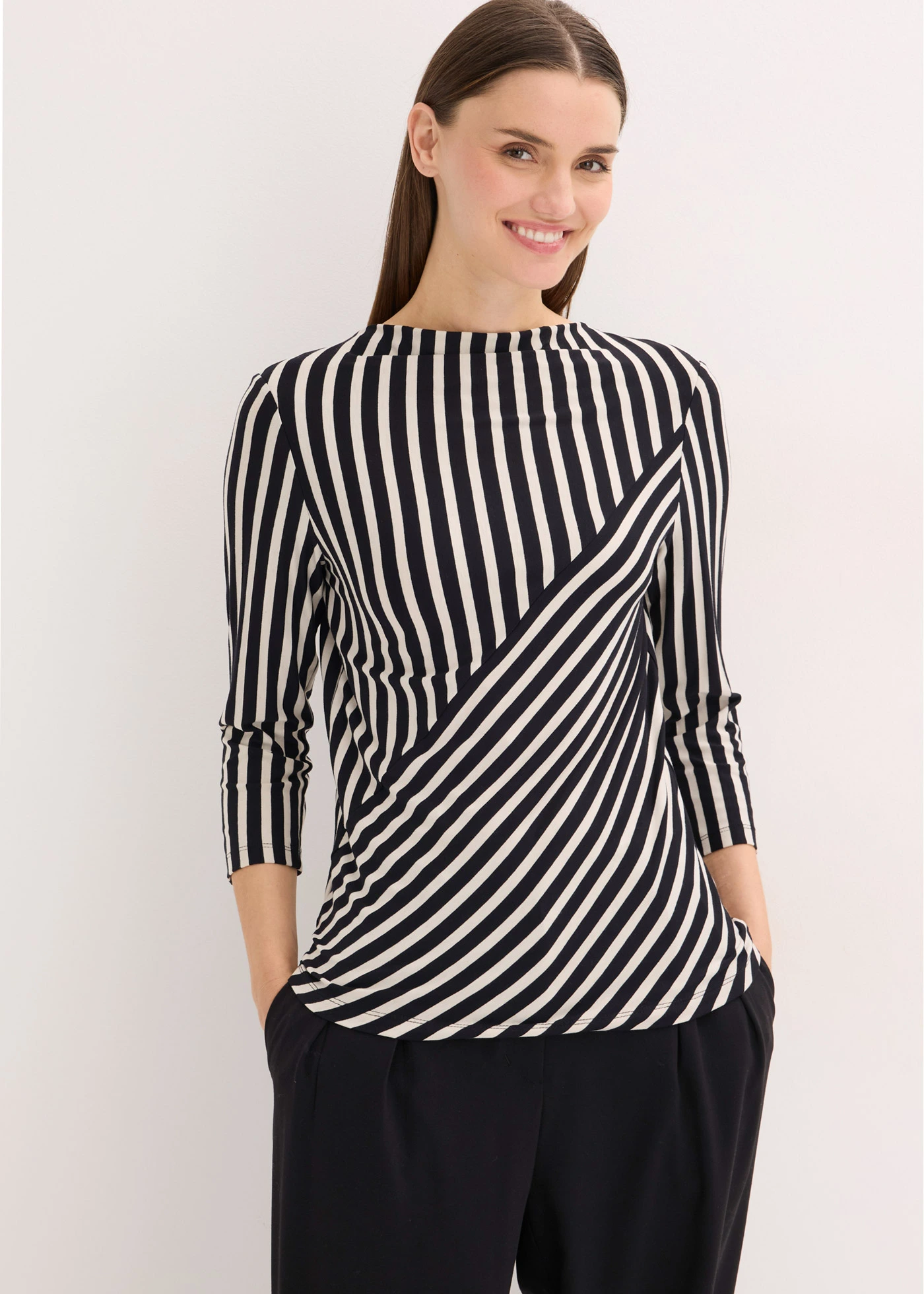 Shirt in een zachte viscosemix • zwart/wit gestreept • bonprix online shop
