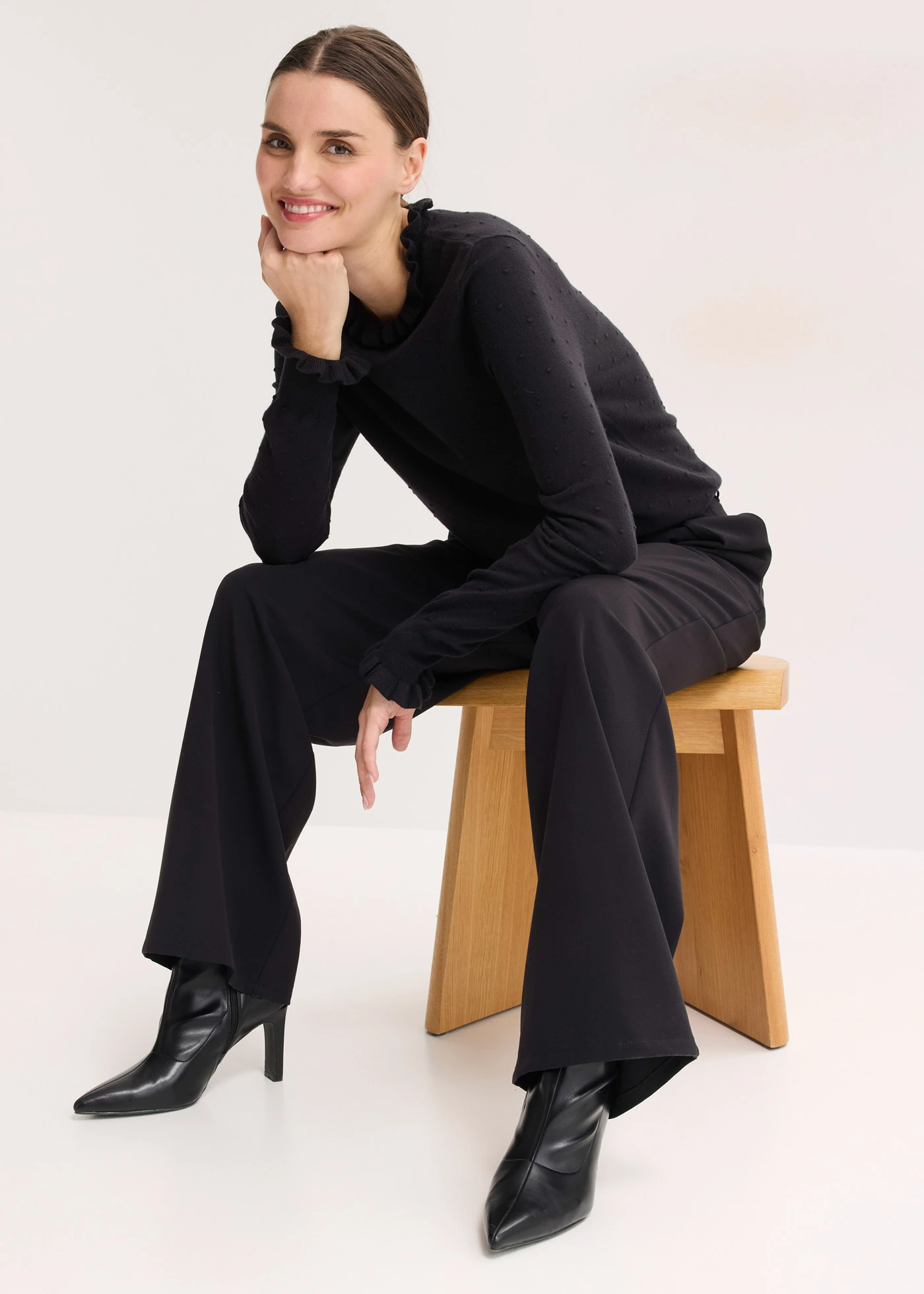 Cienki sweter z mieszanki wiskozy • czarny • sklep bonprix