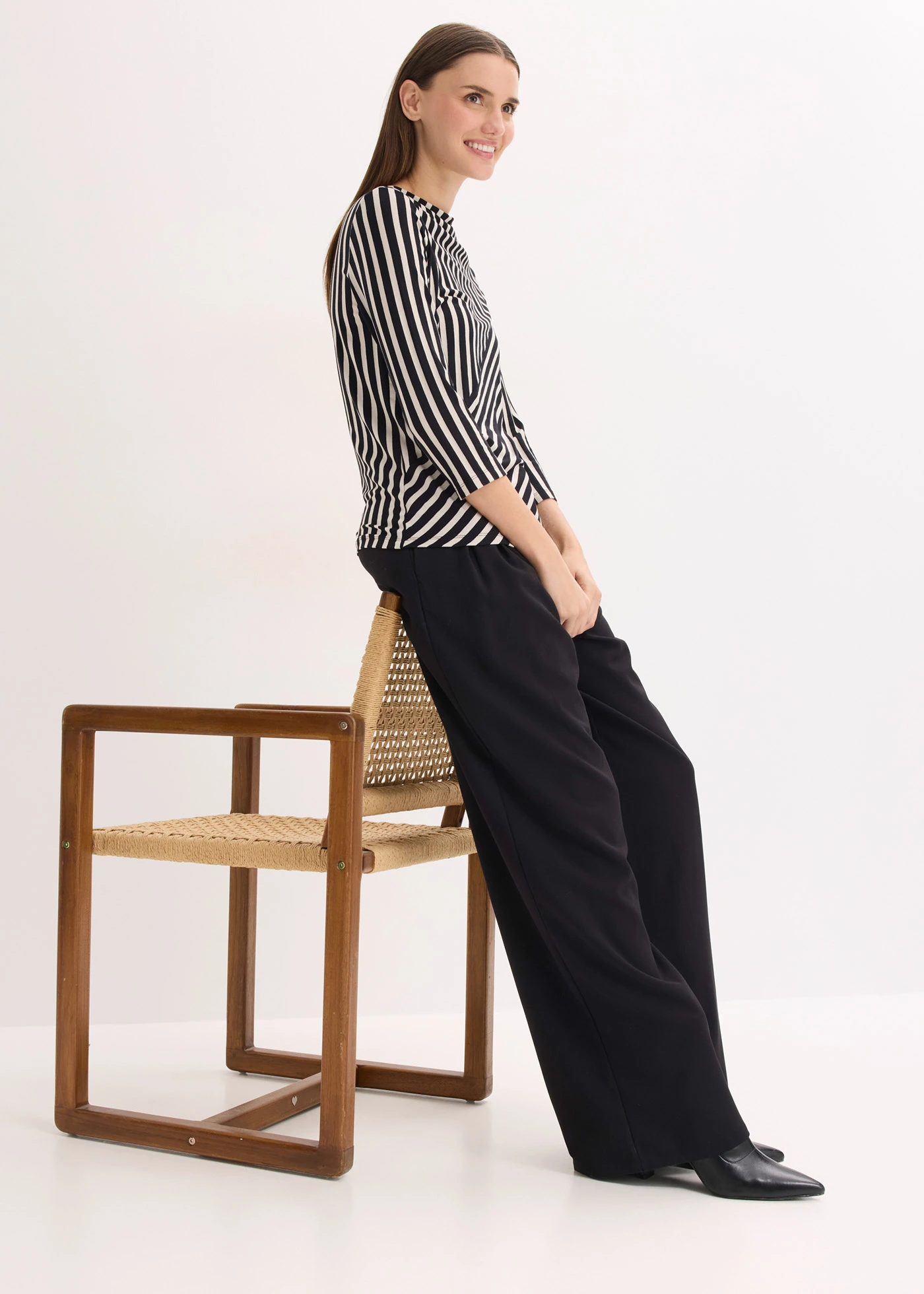 Bluzka z miękkiej mieszanki wiskozy • czarno-biały w paski • sklep bonprix