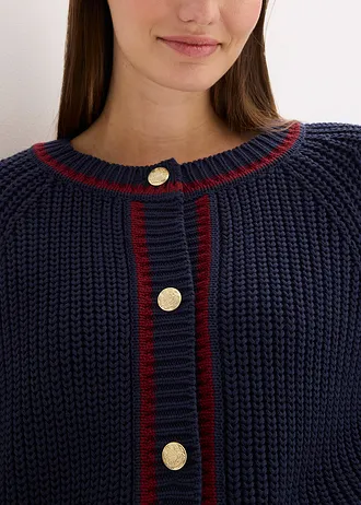 Jachetă tricotată cu dungi contrast • bleumarin/roșu rubiniu • magazin bonprix