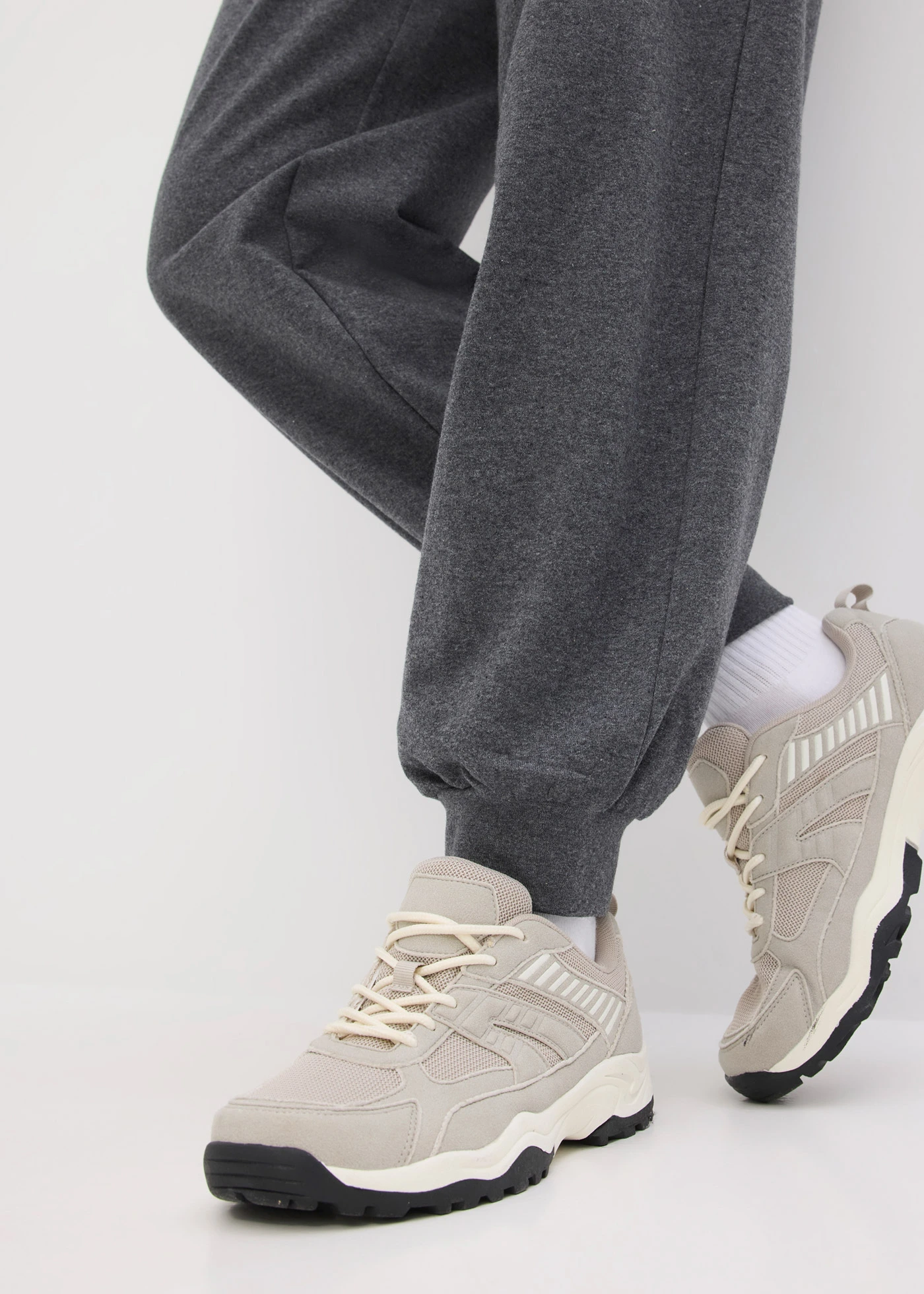 Pantaloni de jogging cu talie elastică • gri melanj • magazin bonprix