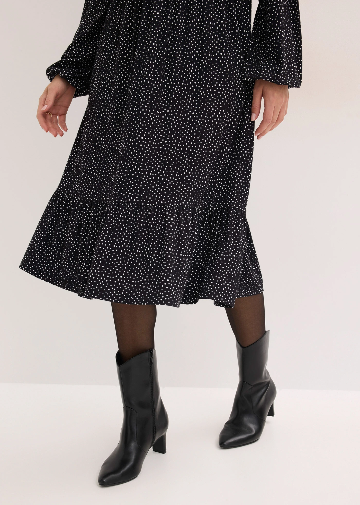 Midi jurk van viscose-mix • zwart-wit gestippeld • bonprix online shop