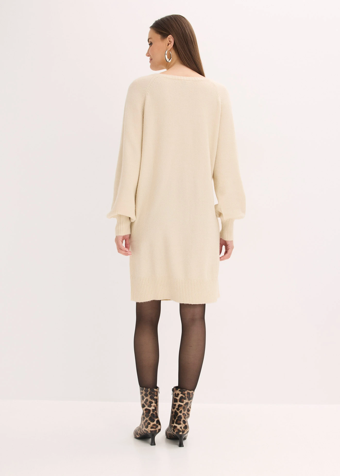 Rochie tricotată scurtă • bej nisipiu mat • magazin bonprix