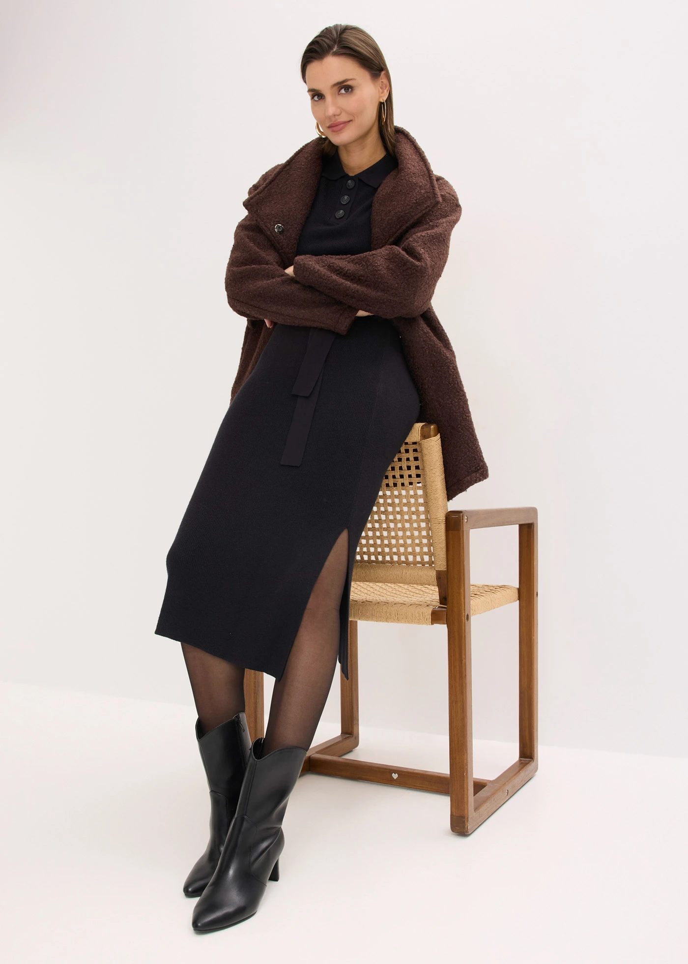 Rochie tricotată din material cu viscoză • negru • magazin bonprix