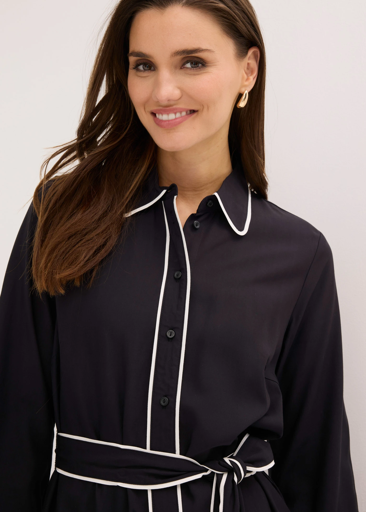 Overhemdjurk van viscose • zwart/wolwit • bonprix online shop