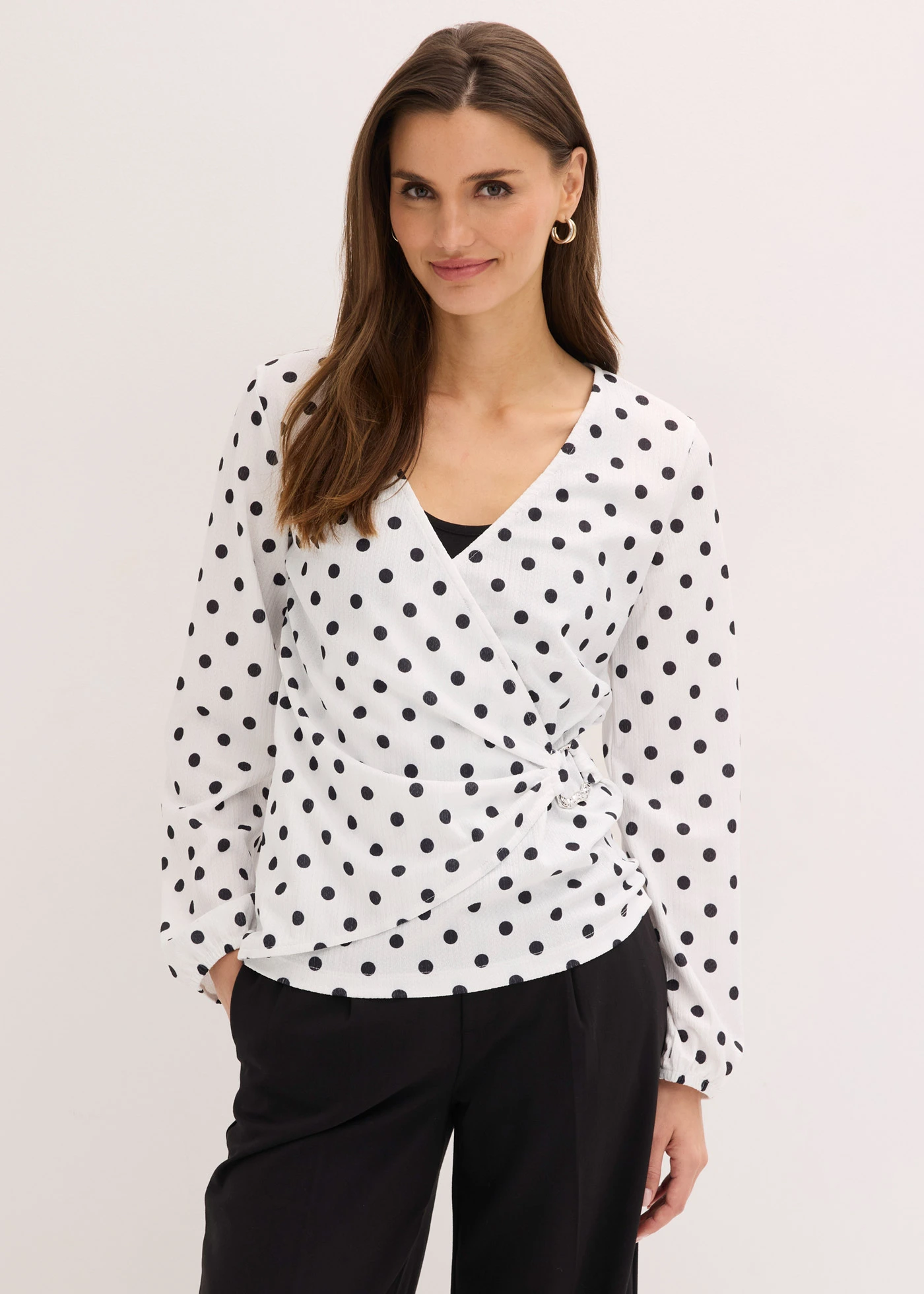 Longsleeve van gestructureerde jersey • wit/zwart gestippeld • bonprix online shop