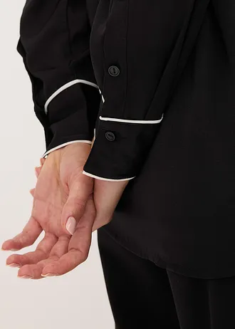 Bluzka koszulowa z lejącej satyny • czarny + biel wełny • sklep bonprix