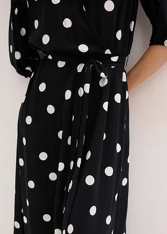 Rochie maxi din viscoză fluidă • negru/alb punctat • magazin bonprix