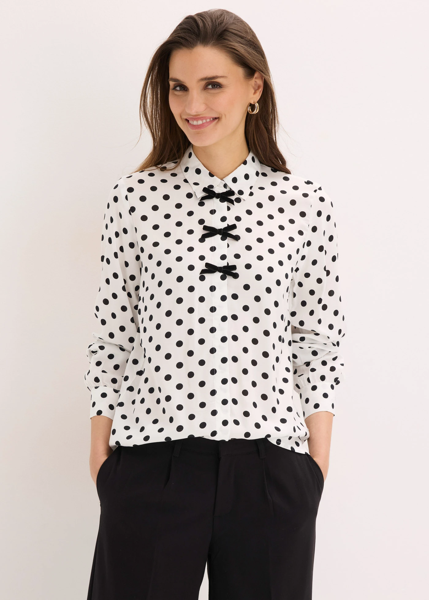 Blouse van soepele viscose • gestipt wolwit-zwart • bonprix online shop