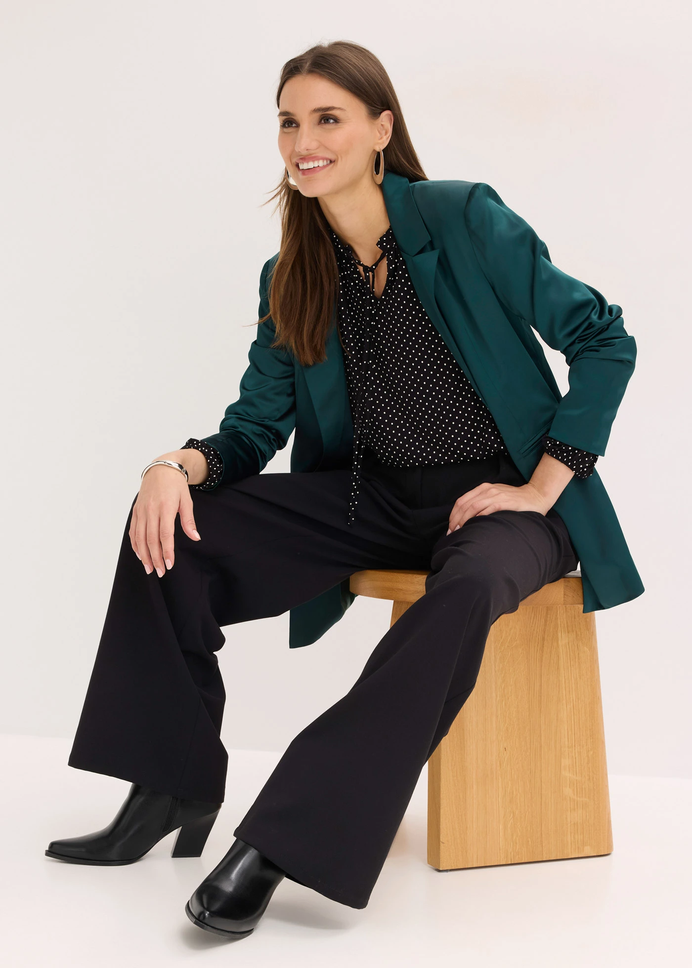 Longsleeve van viscosemix • zwart met witte stippen • bonprix online shop