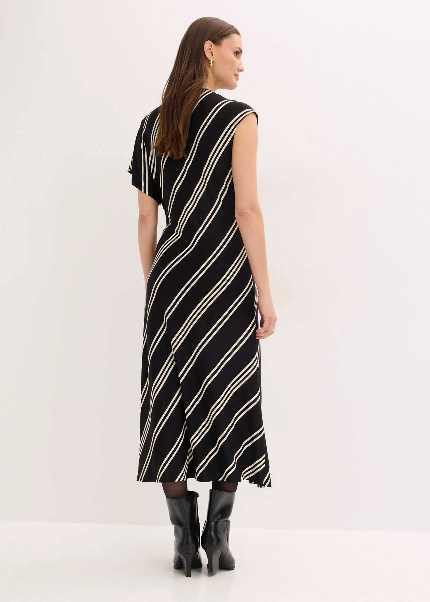 Midi jurk van zachte viscose-mix • zwart/wit gestreept • bonprix online shop