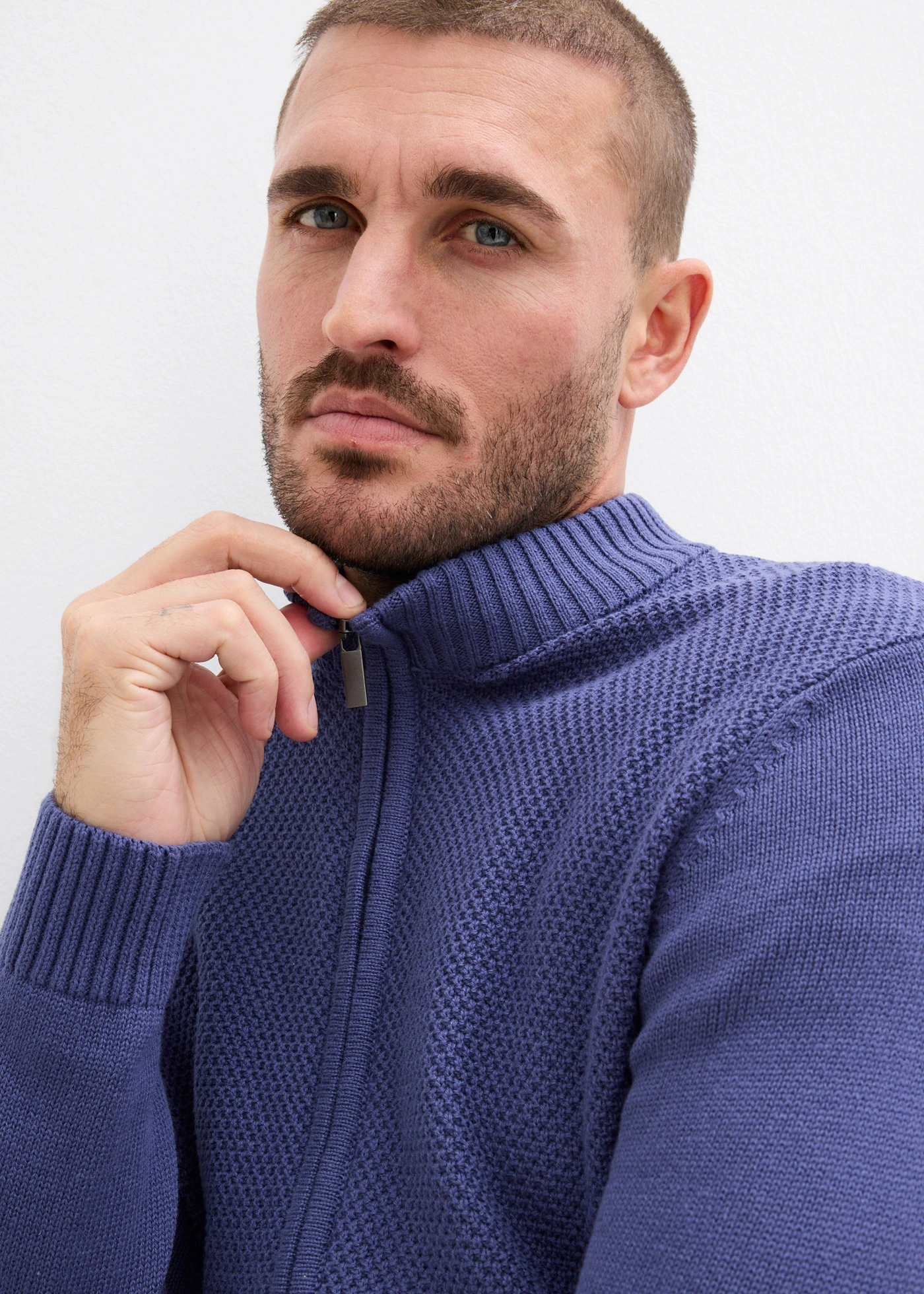 Jachetă din tricotaj fin din bumbac 100% • indigo • magazin bonprix