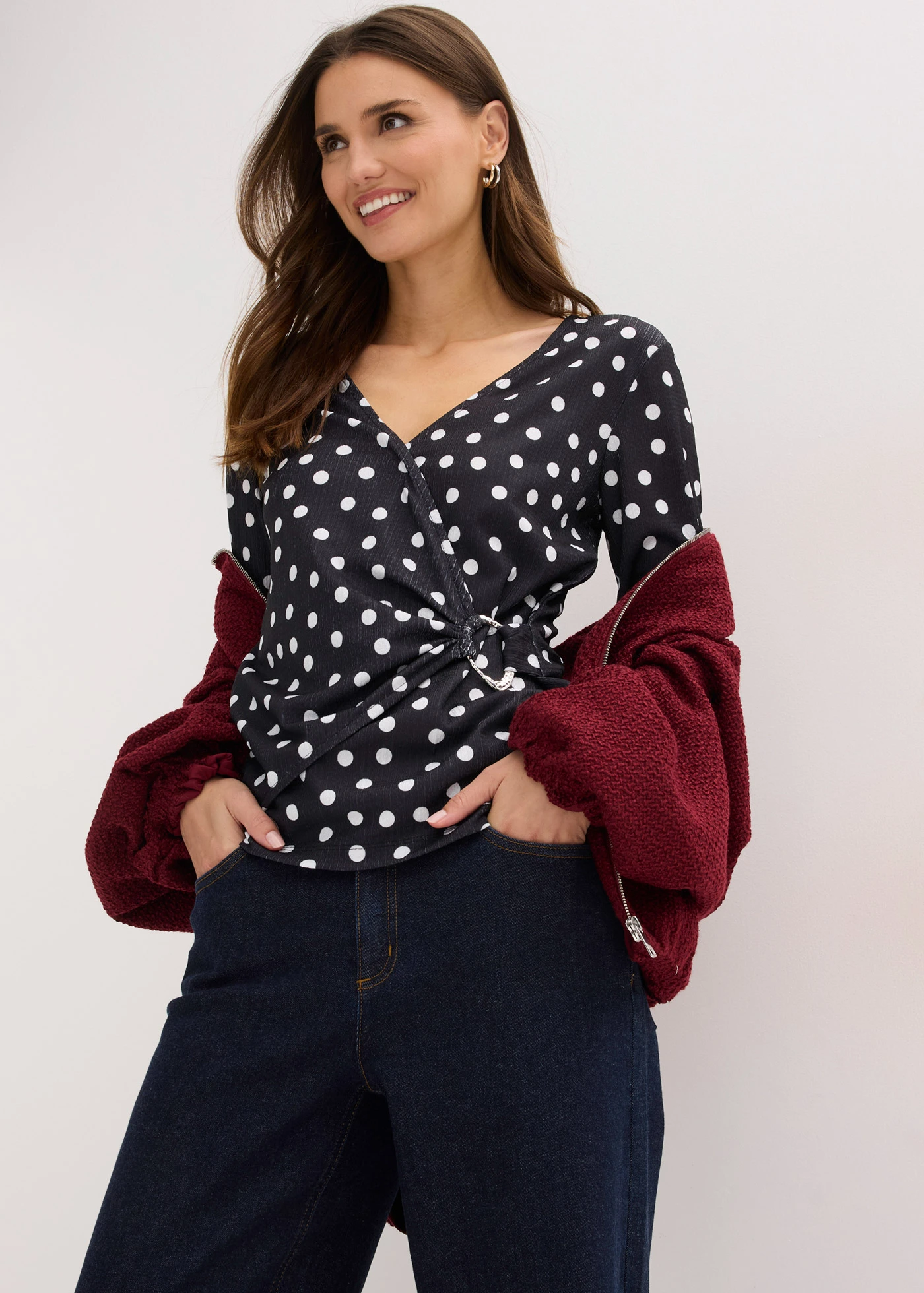 Bluză cu mânecă lungă din jerse texturat • negru/alb punctat • magazin bonprix