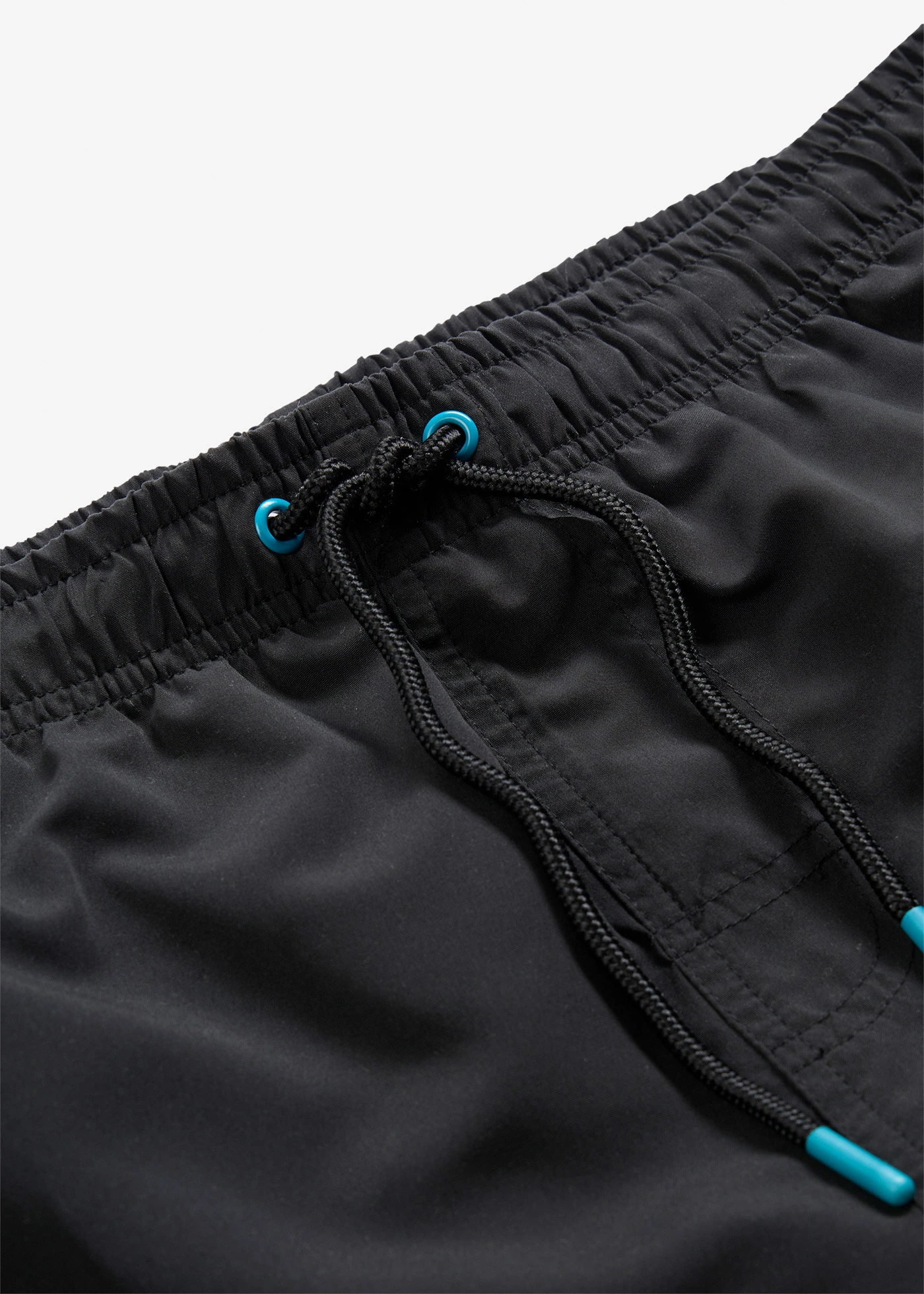 Short de bain avec imprimé • noir + turquoise foncé • Boutique bonprix