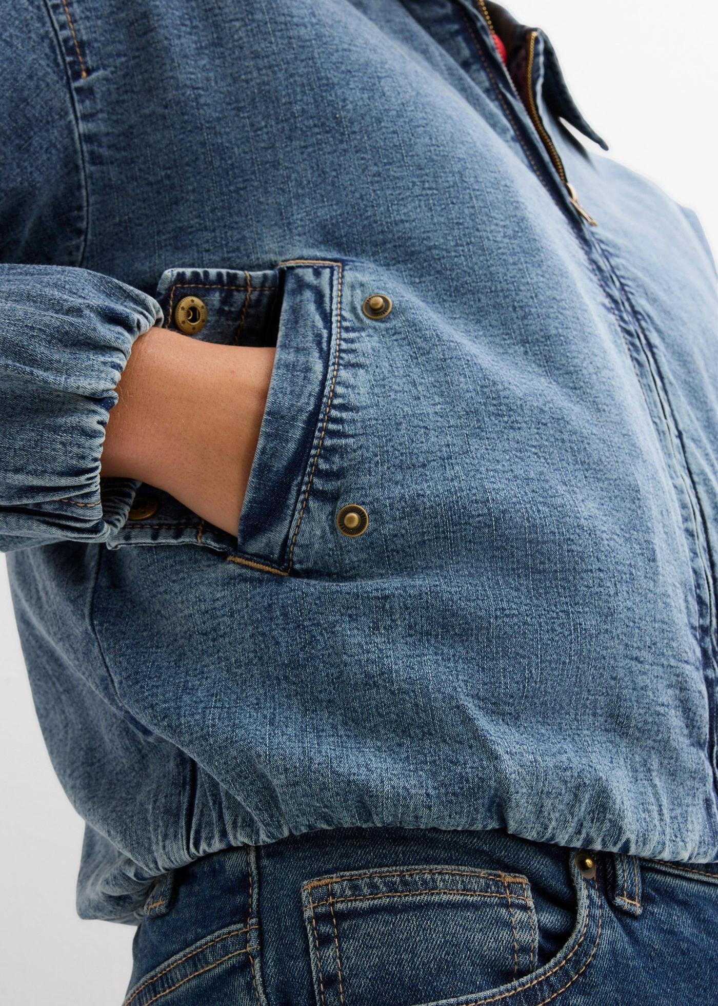 Veste chaude en jean, raccourcie • bleu moyen denim used • Boutique bonprix