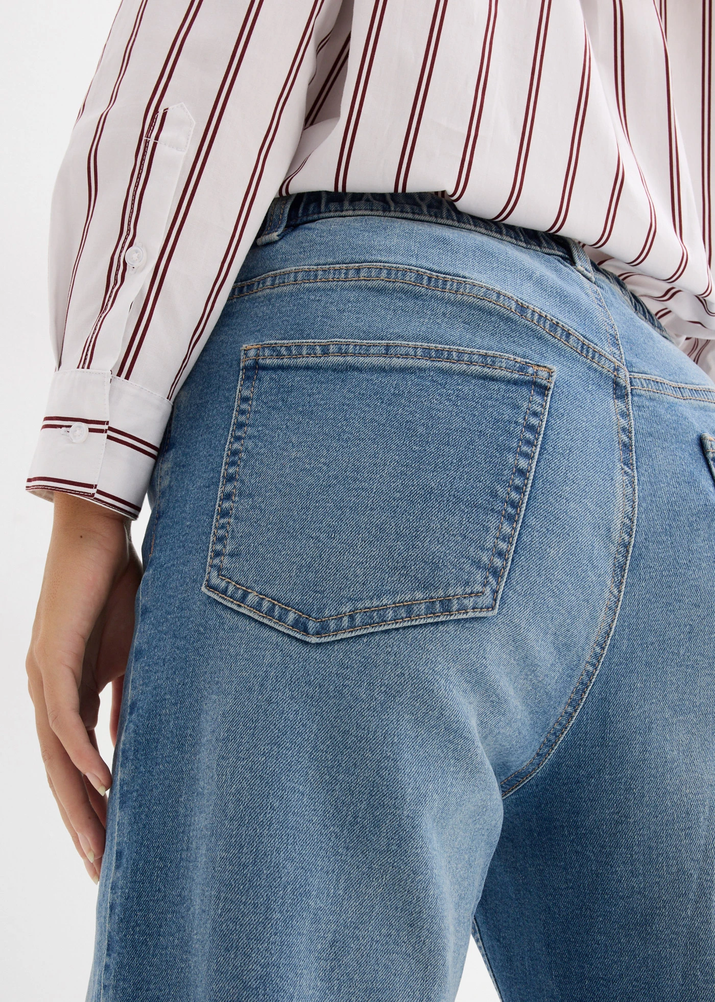 Blugi Loose Straight, High Waist • albastru mediu denim uzat • magazin bonprix