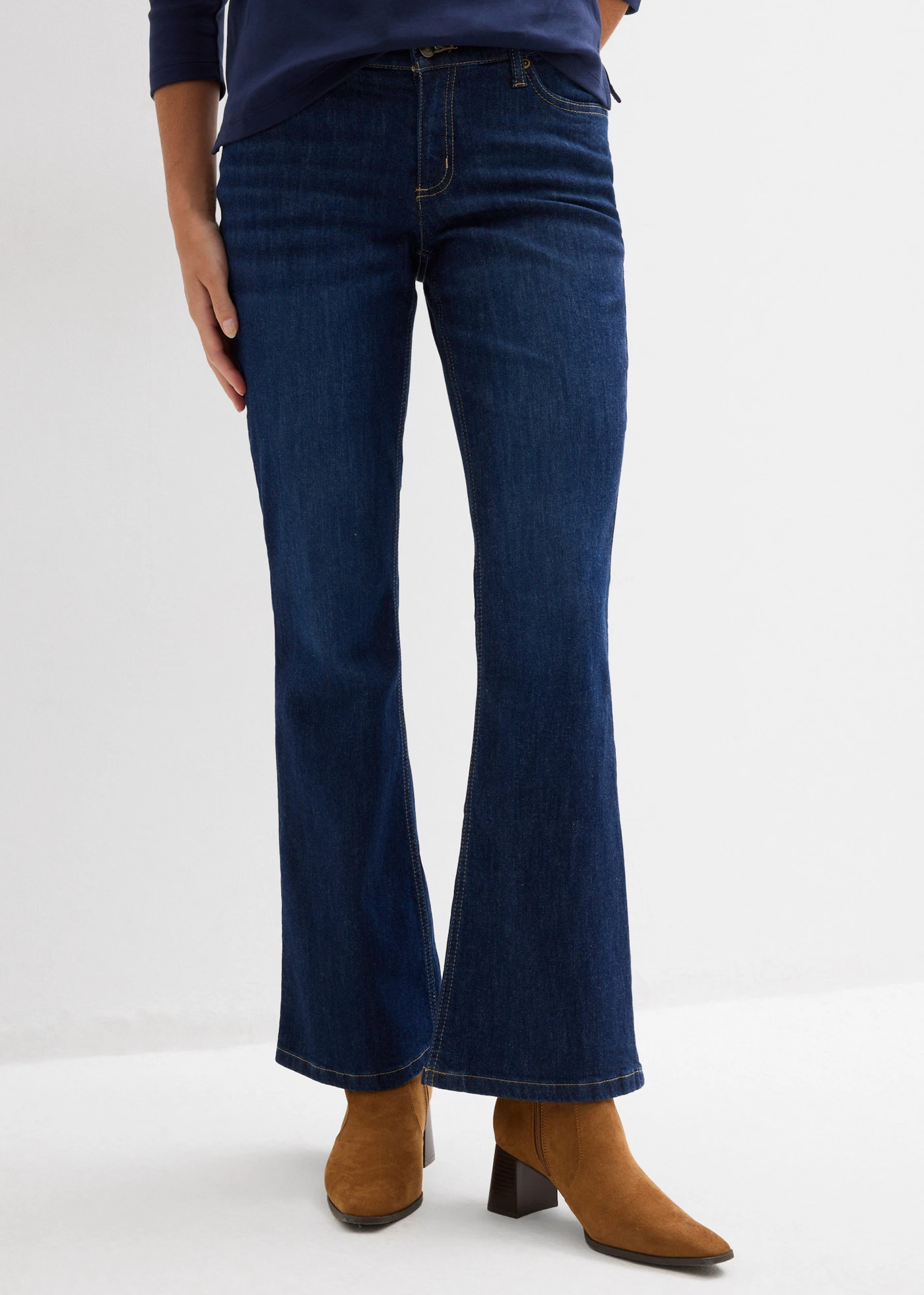 Dżinsy dzwony, mid waist • granatowy denim used • sklep bonprix