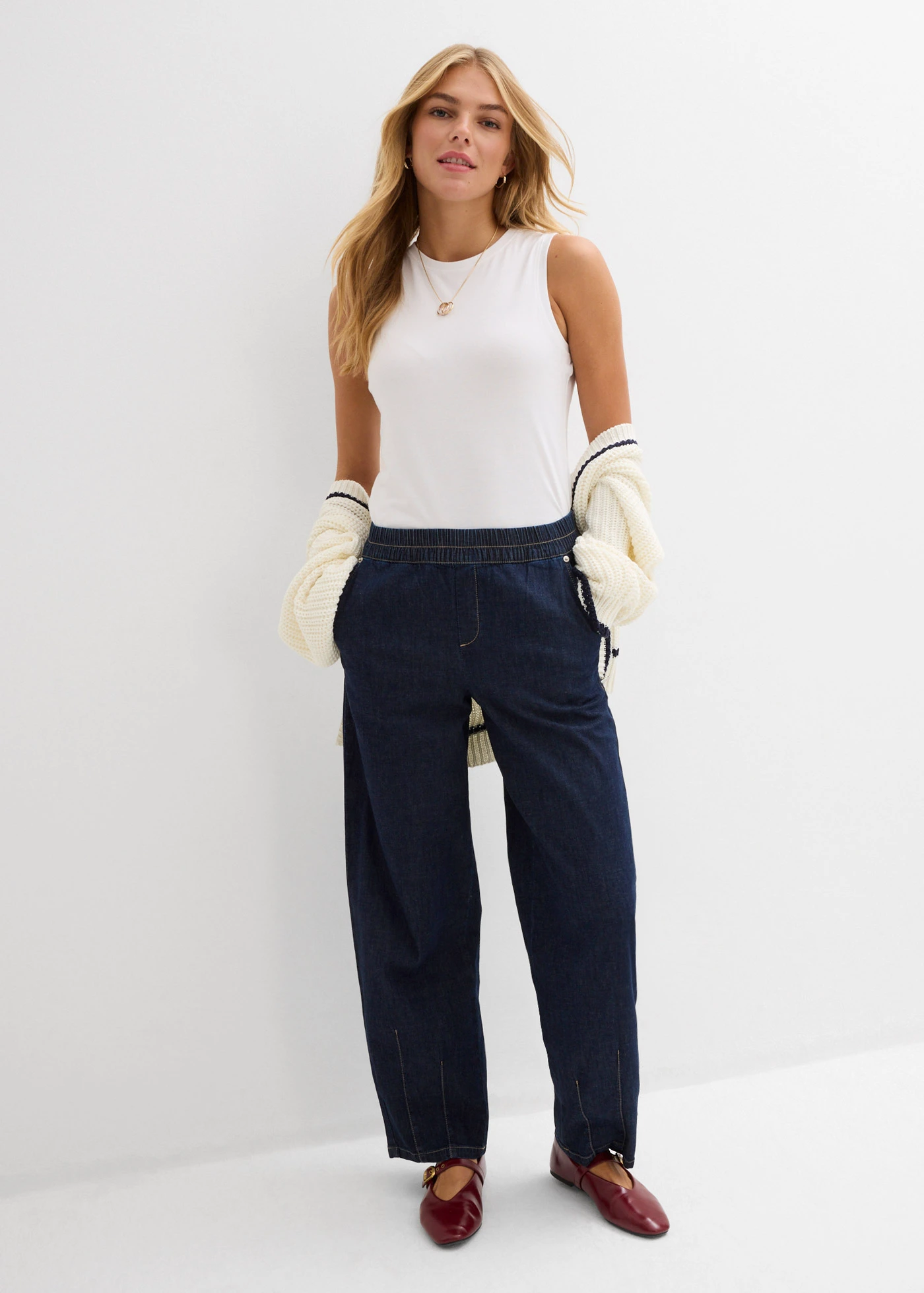 Blugi barrel Mid Waist, cu talie comodă • albastru profund denim neprespălat • magazin bonprix