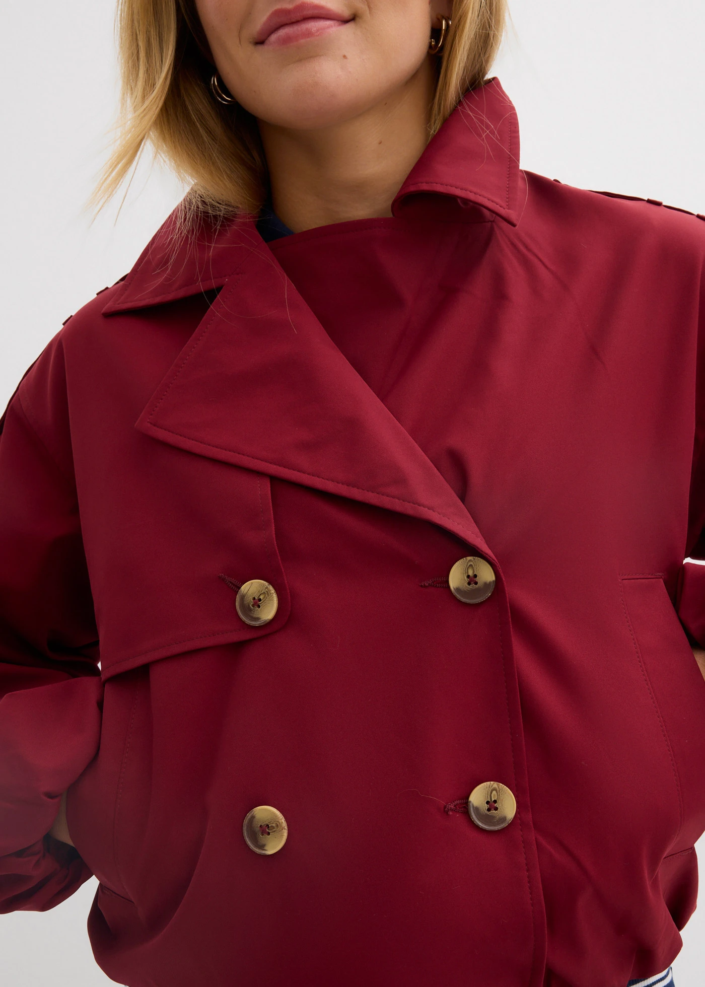 Jachetă scurtă tip trenci • roșu rubiniu • magazin bonprix