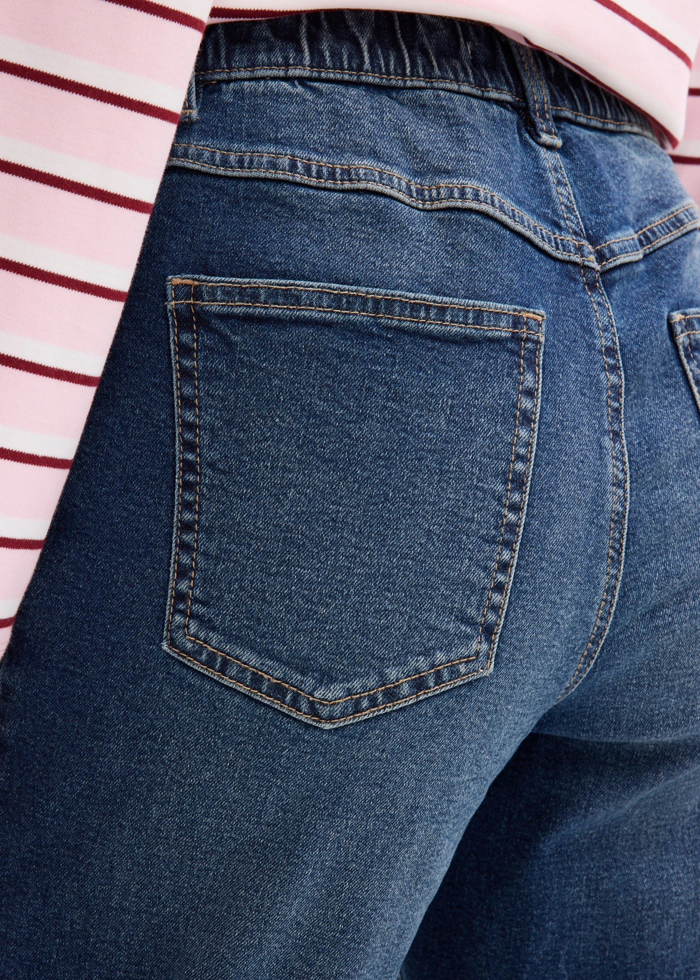 Mom-farmer, High Waist, rövidített • sötétkék denim, használt hatású • bonprix áruház