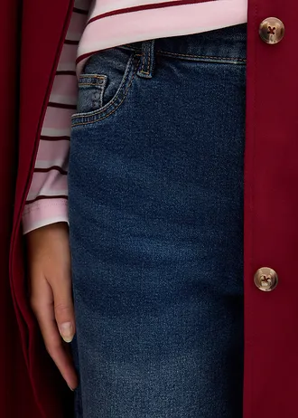 Mom-farmer, High Waist, rövidített • sötétkék denim, használt hatású • bonprix áruház