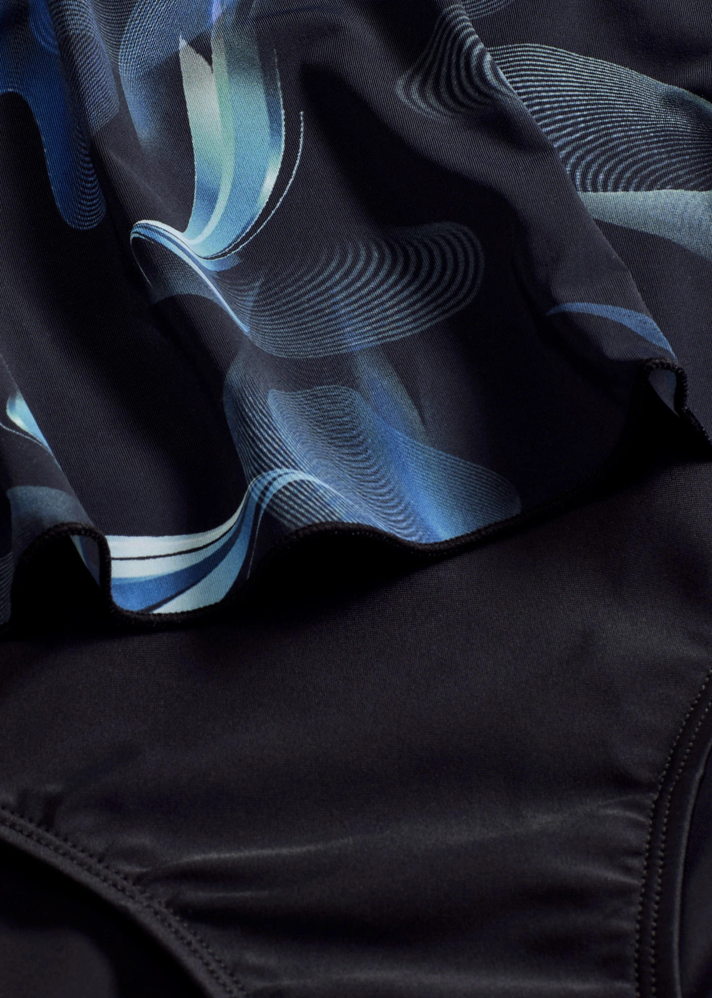 Plavky v tankiny vzhľade • čierna-tmavozelená grafická potlač • obchod bonprix