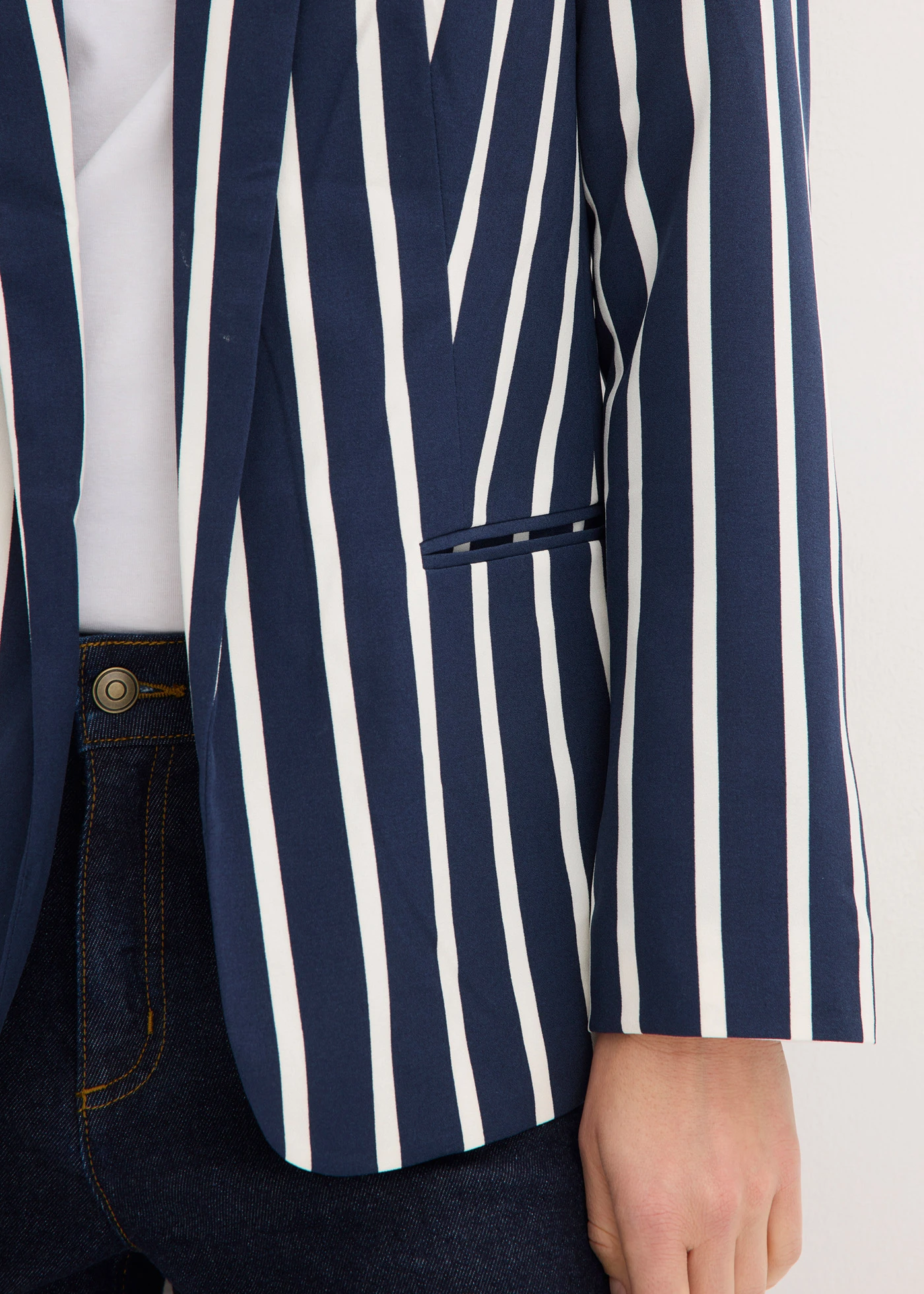 Sacou • bleumarin-ecru cu dungi • magazin bonprix