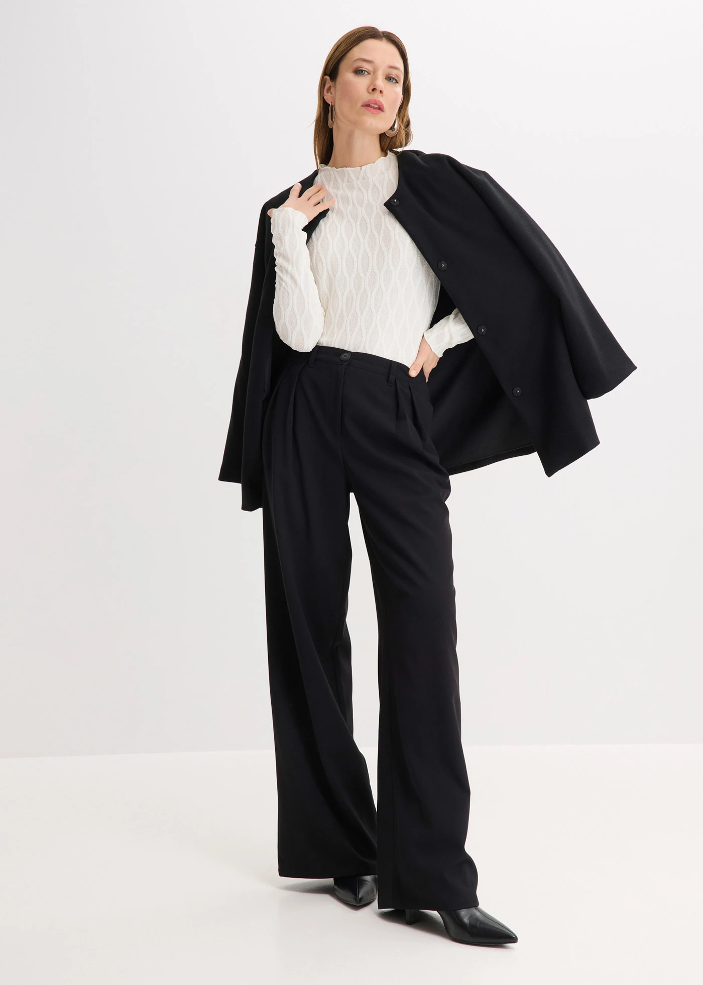 Bluză din material texturat, cu mâneci lungi • ecru • magazin bonprix