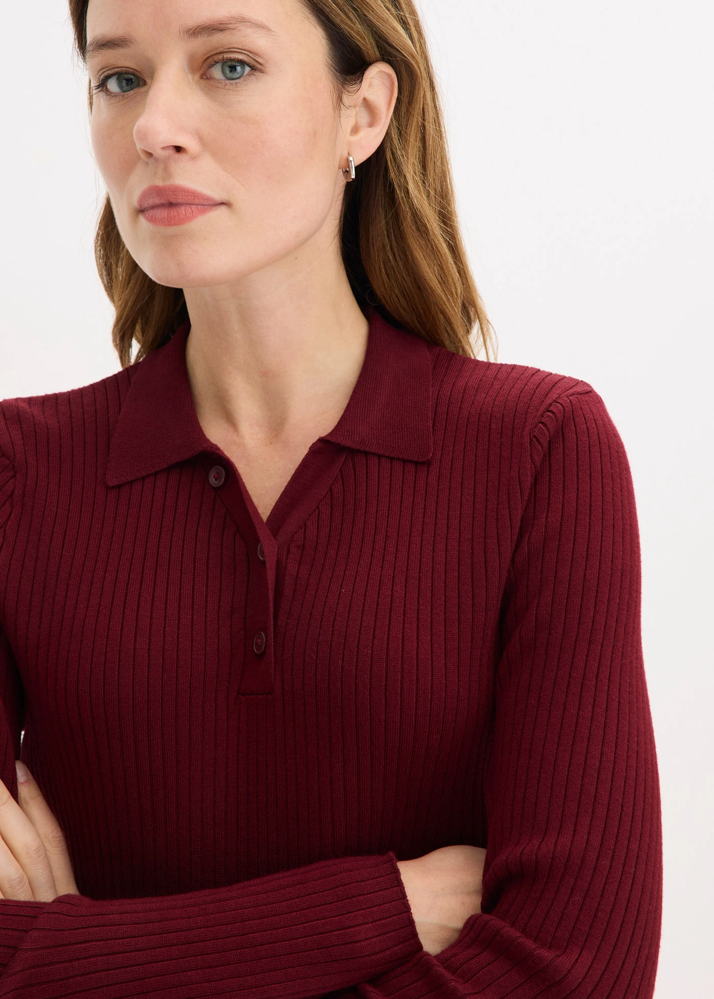 Fijne trui met knopen • robijnrood • bonprix online shop