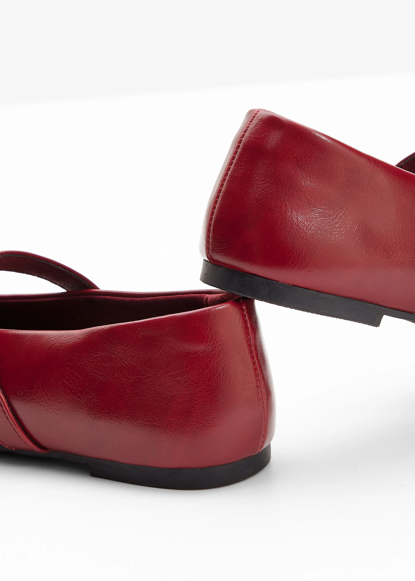 Baleriny Mary Janes z oczkami • czerwony rubinowy • sklep bonprix