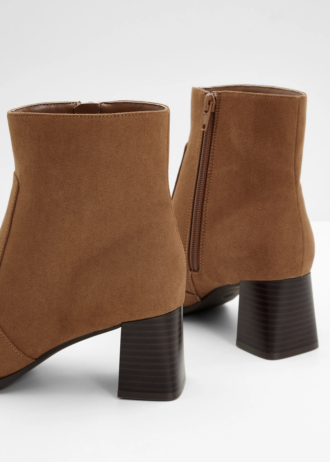 Bottines à talon carré • marron • Boutique bonprix