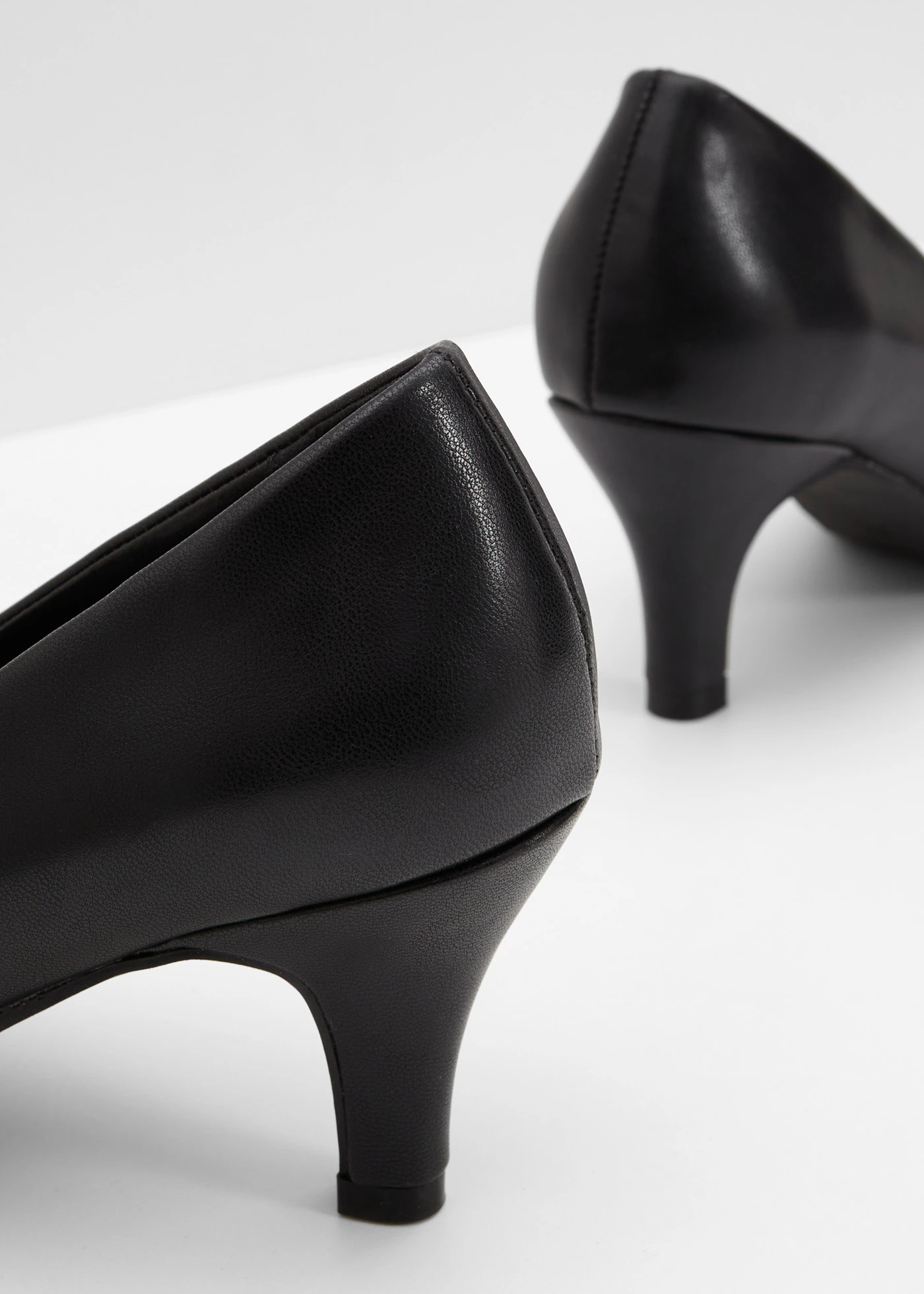 Pantofi cu toc înalt • negru • magazin bonprix