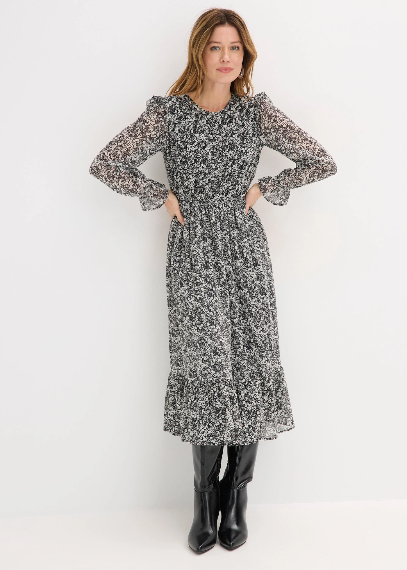 Rochie midi cu volane • negru/alb floral • magazin bonprix