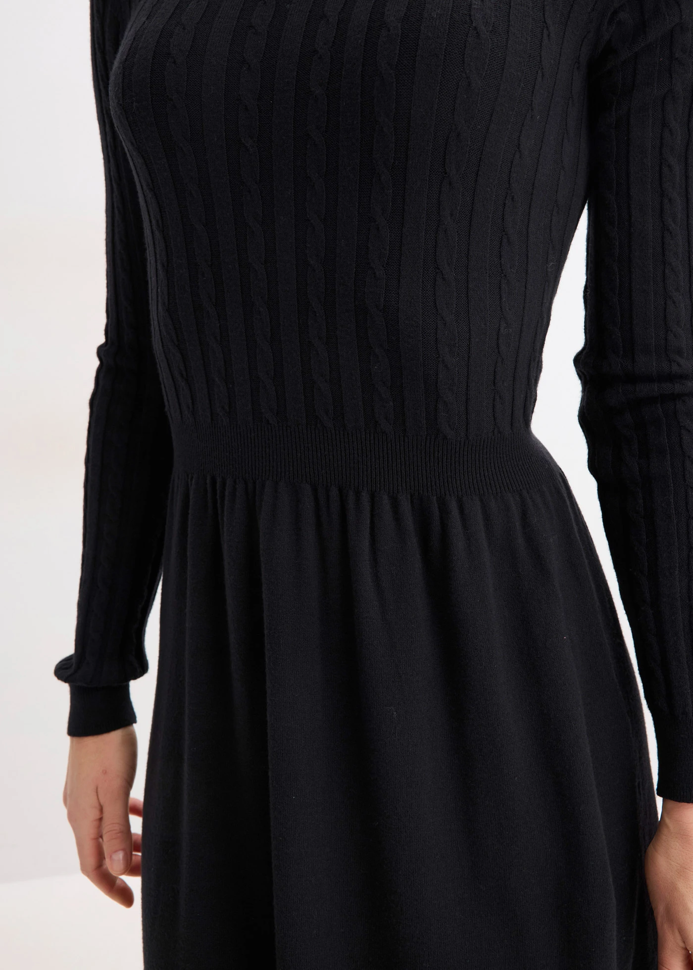 Rochie tricotată din mix cu viscoză • negru • magazin bonprix