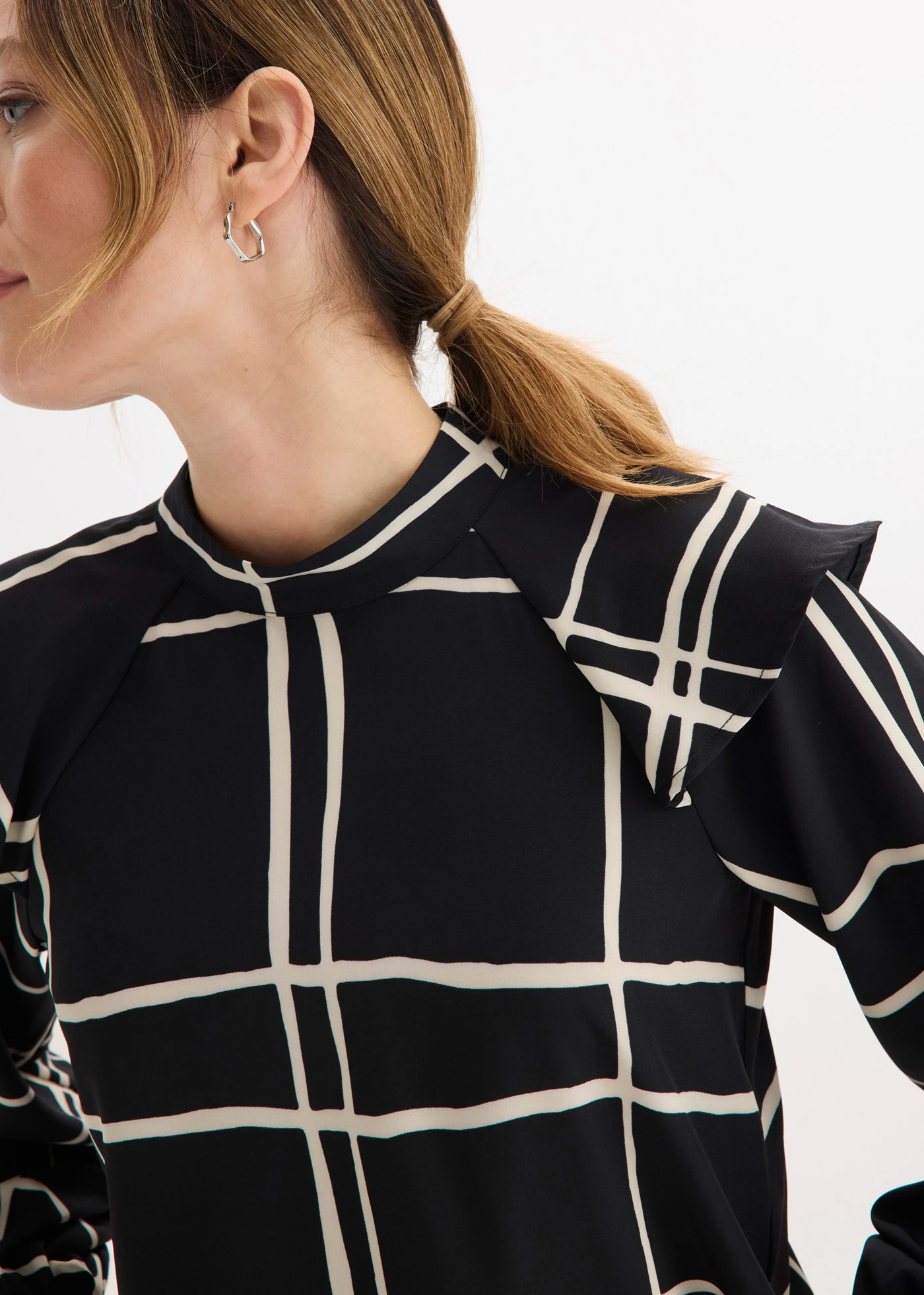 Bluză • negru-crem cadrilat • magazin bonprix