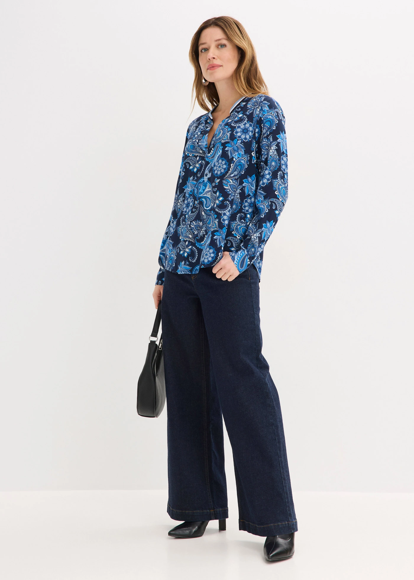 Bluză-tunică din viscoză fluidă • bleumarin/albastru paisley • magazin bonprix